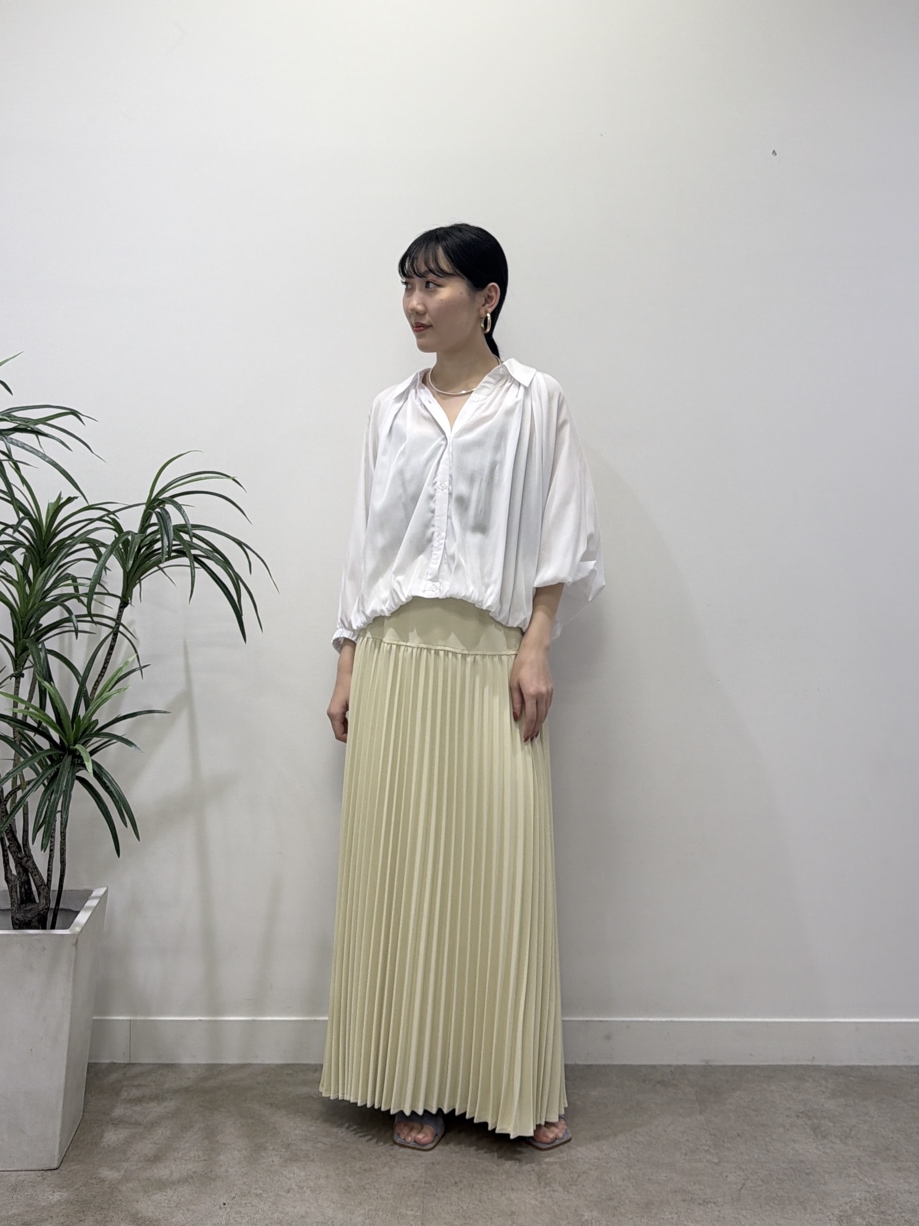 rinaさんの「INDIVI｜バルーンシアーブラウス【接触冷感】」を使ったコーディネート