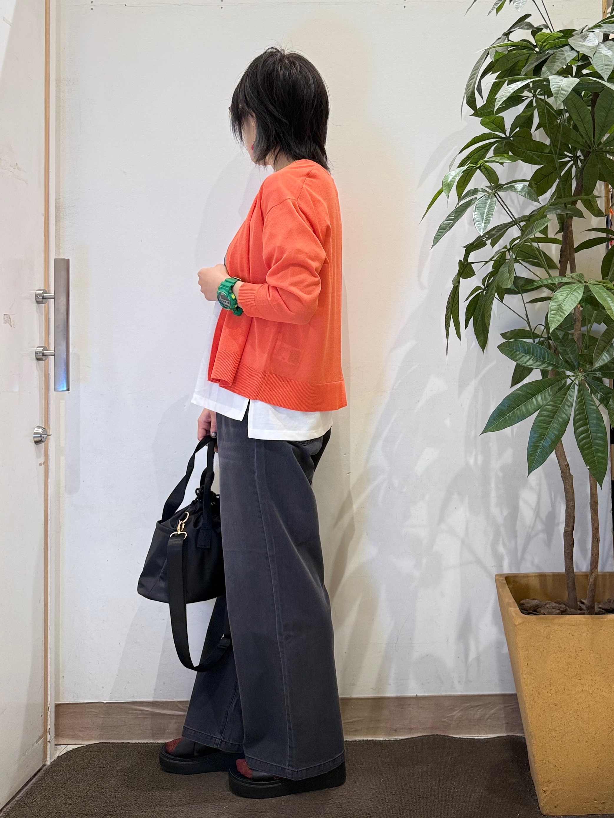 misakiさんの「SHOO･LA･RUE｜【洗濯機可/S-LL】オンにもオフにも マルチに使えるボタンレスカーディガン」を使ったコーディネート