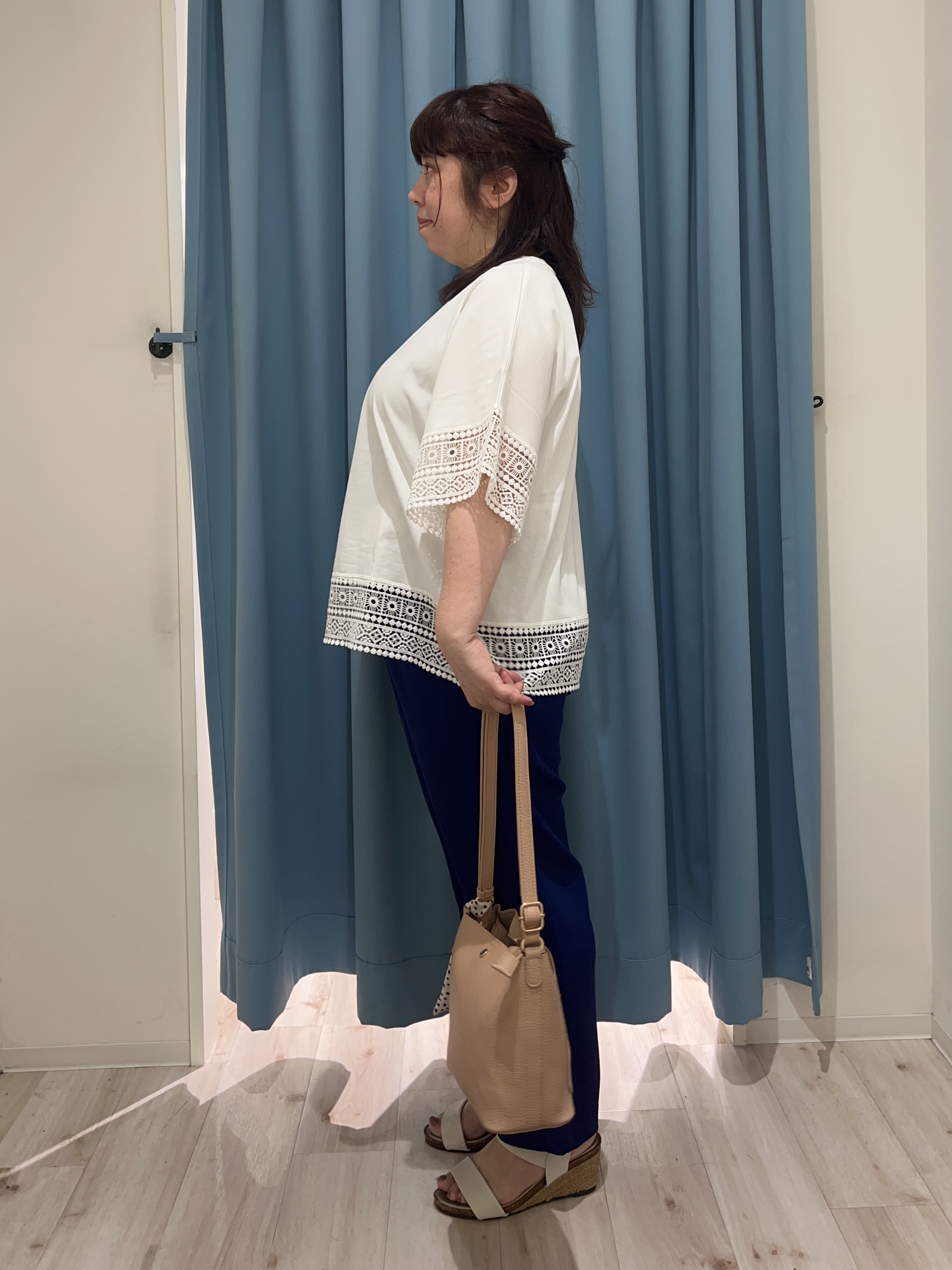 くーさんの「SHOO･LA･RUE｜【洗濯機可/体型カバー/S-LL】レース使いがポイント デザインTシャツ」を使ったコーディネート