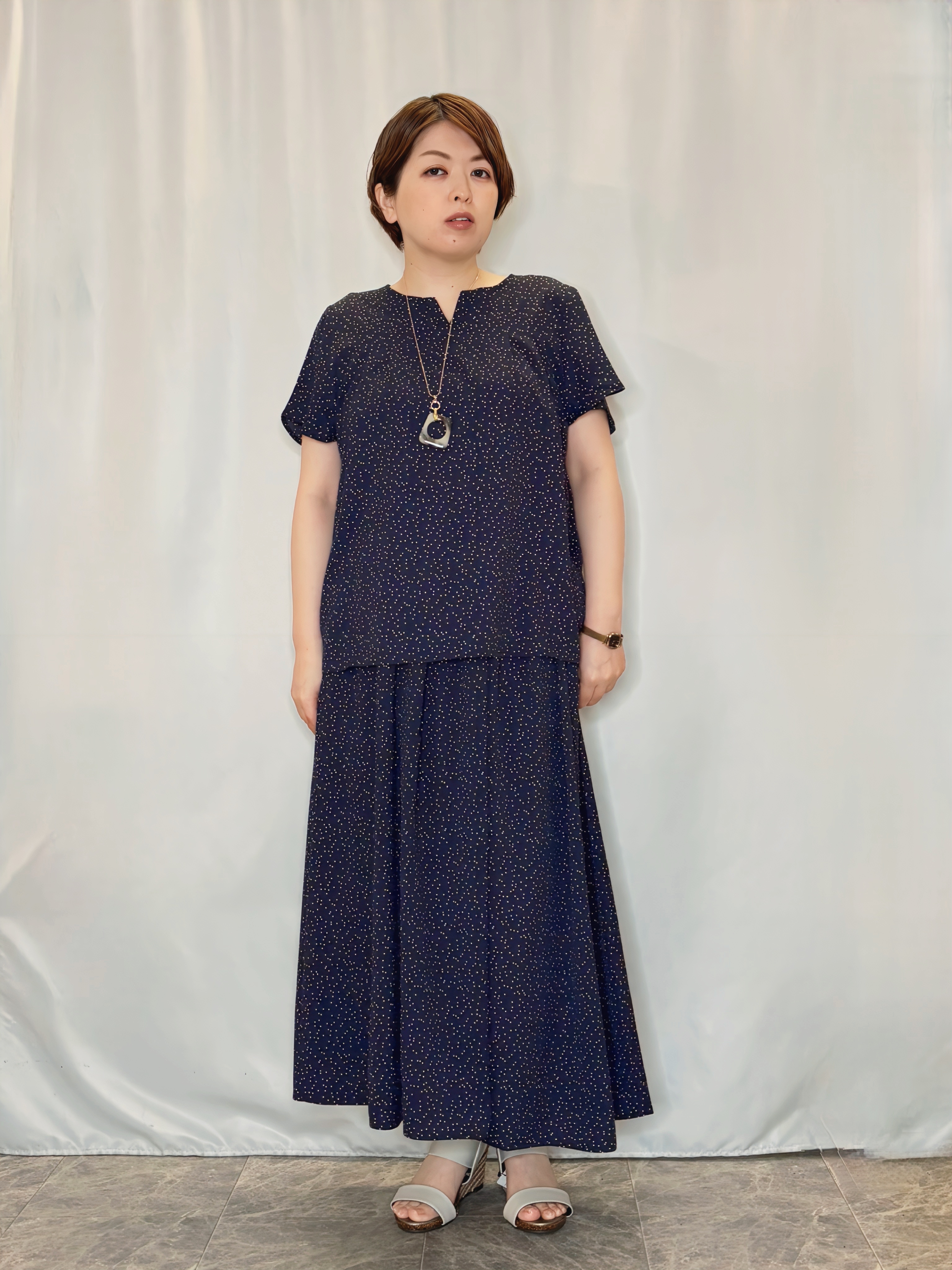 たみさんの「SHOO･LA･RUE｜【洗濯機可/UV】さらっとしたタッチが心地よい ショート丈 Vネックカーディガン」を使ったコーディネート