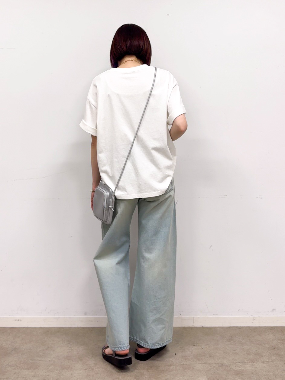 𝐜𝐡𝐢𝐤𝐚さんの「SHOO･LA･RUE｜【綿100％/S-LL/プチプラ】選べる3柄 プリントアソートTシャツ」を使ったコーディネート