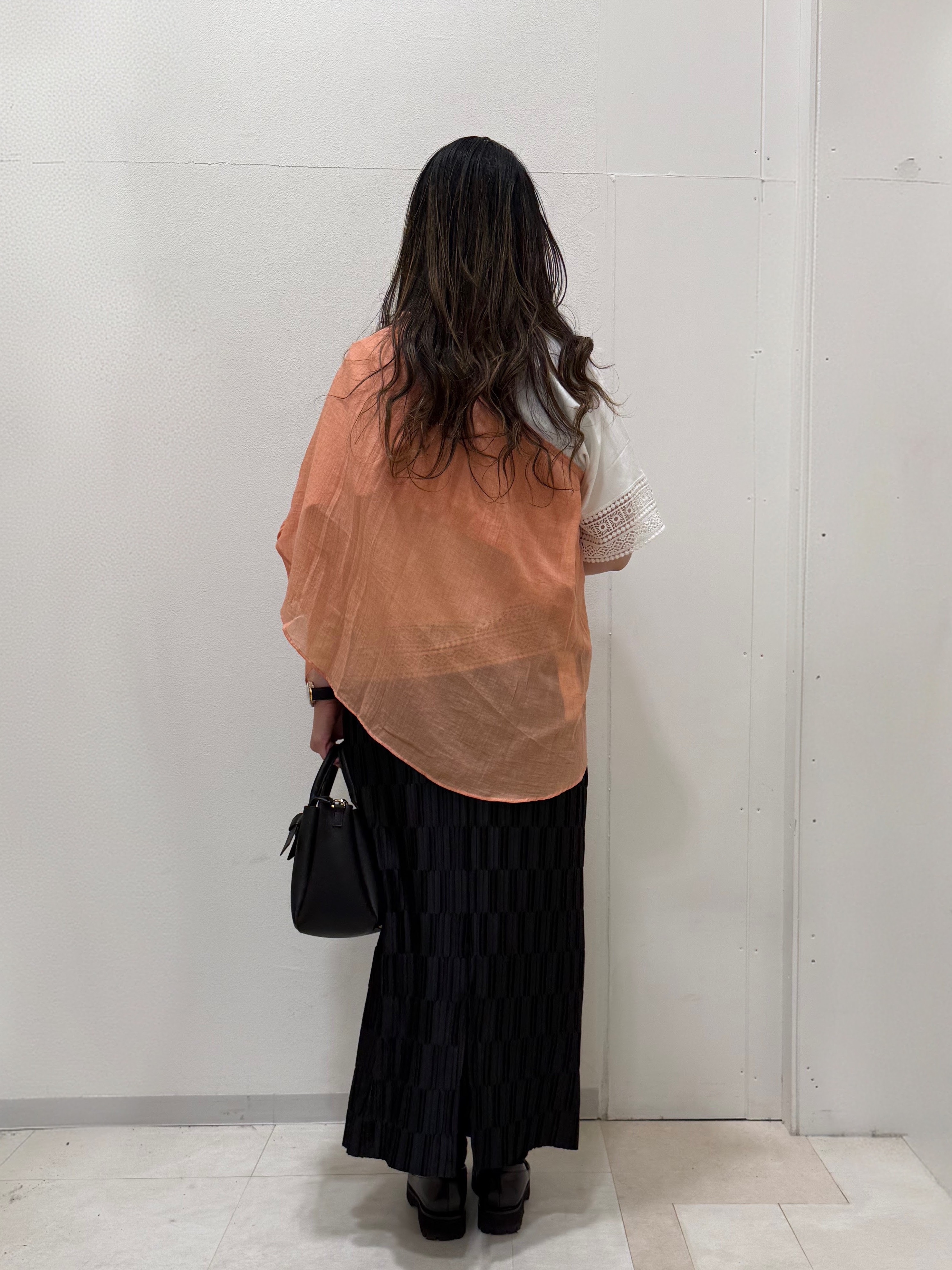 Ayana.さんの「SHOO･LA･RUE｜【体型カバー】ふんわり質感 やわらかこなれシアーシャツ」を使ったコーディネート