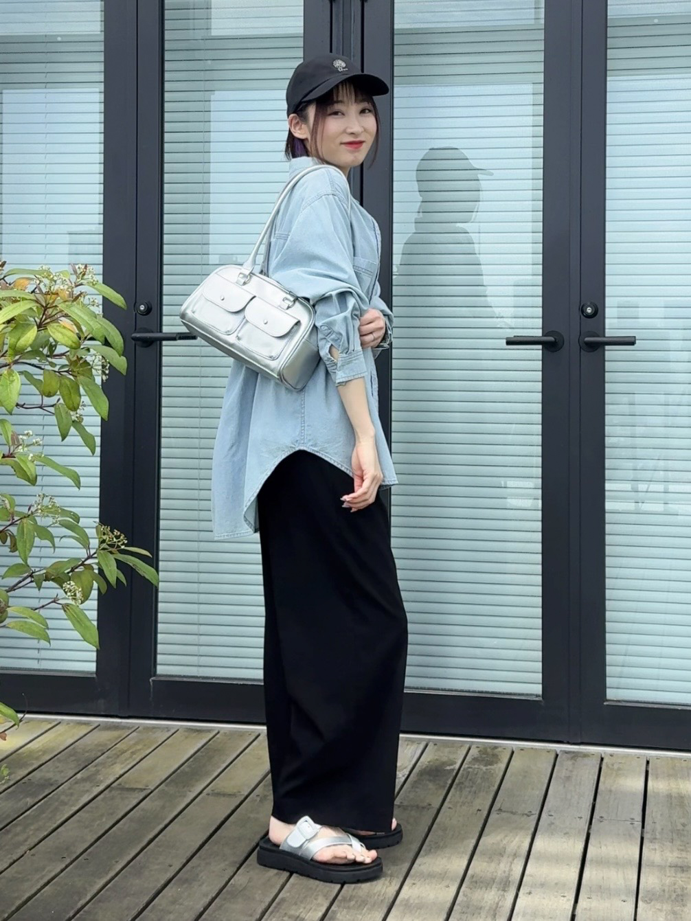 𝐜𝐡𝐢𝐤𝐚さんの「SHOO･LA･RUE｜【ひんやり/S-LL/洗濯機可】色・柄選べる お袖チュールレイヤード プリントアソートTシャツ」を使ったコーディネート