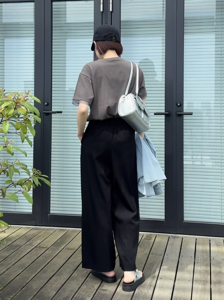 𝐜𝐡𝐢𝐤𝐚さんの「SHOO･LA･RUE｜【ひんやり/S-LL/洗濯機可】色・柄選べる お袖チュールレイヤード プリントアソートTシャツ」を使ったコーディネート
