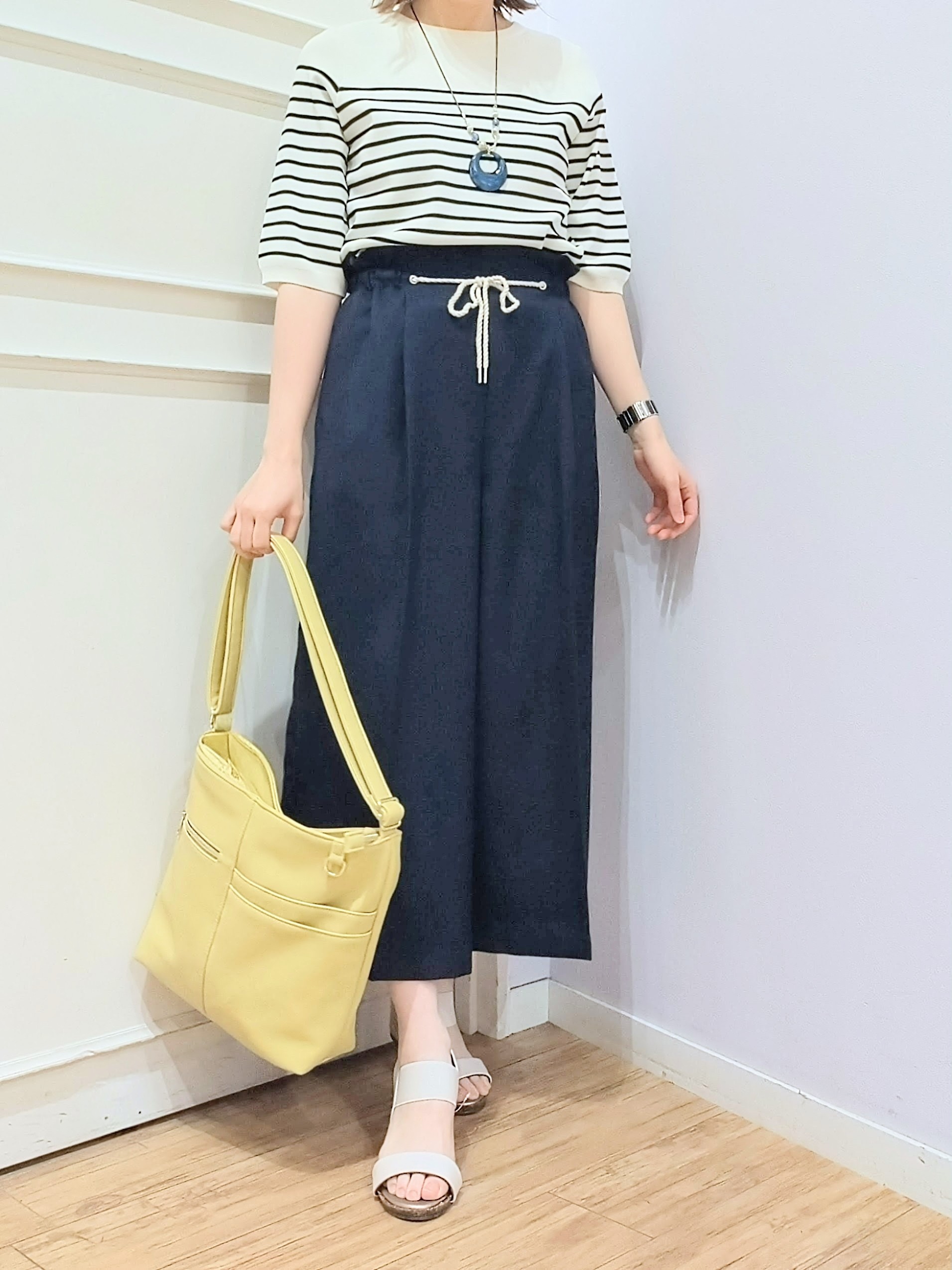 miomioさんの「SHOO･LA･RUE｜【毎日洗える/S-LL/UV】上半身すっきり 二の腕見せない5分袖ニット」を使ったコーディネート