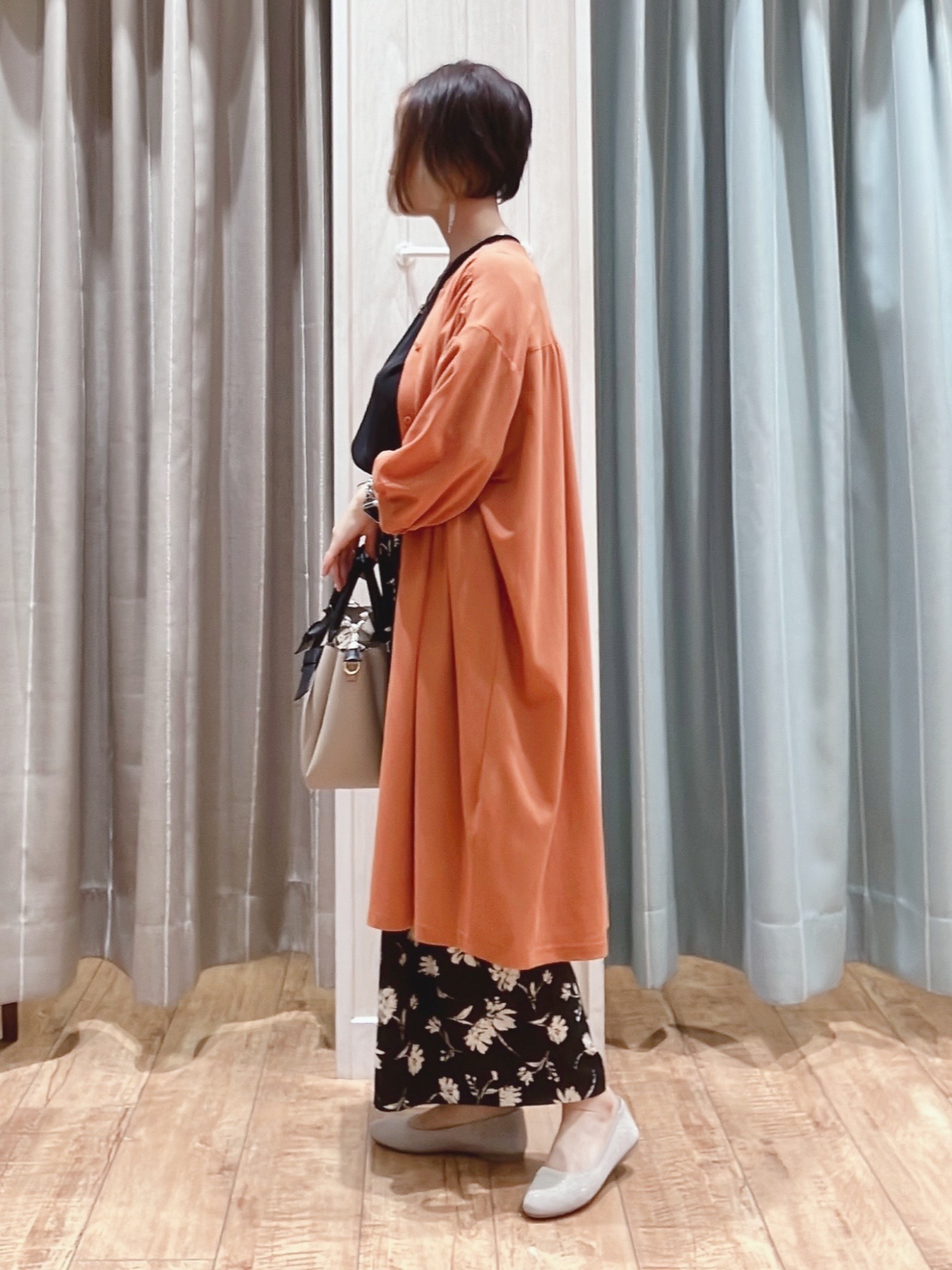 aaamiさんの「SHOO･LA･RUE｜【UV/S-LL/セットアップ可】やみつきになる肌触り さらさらぷるんトップス」を使ったコーディネート