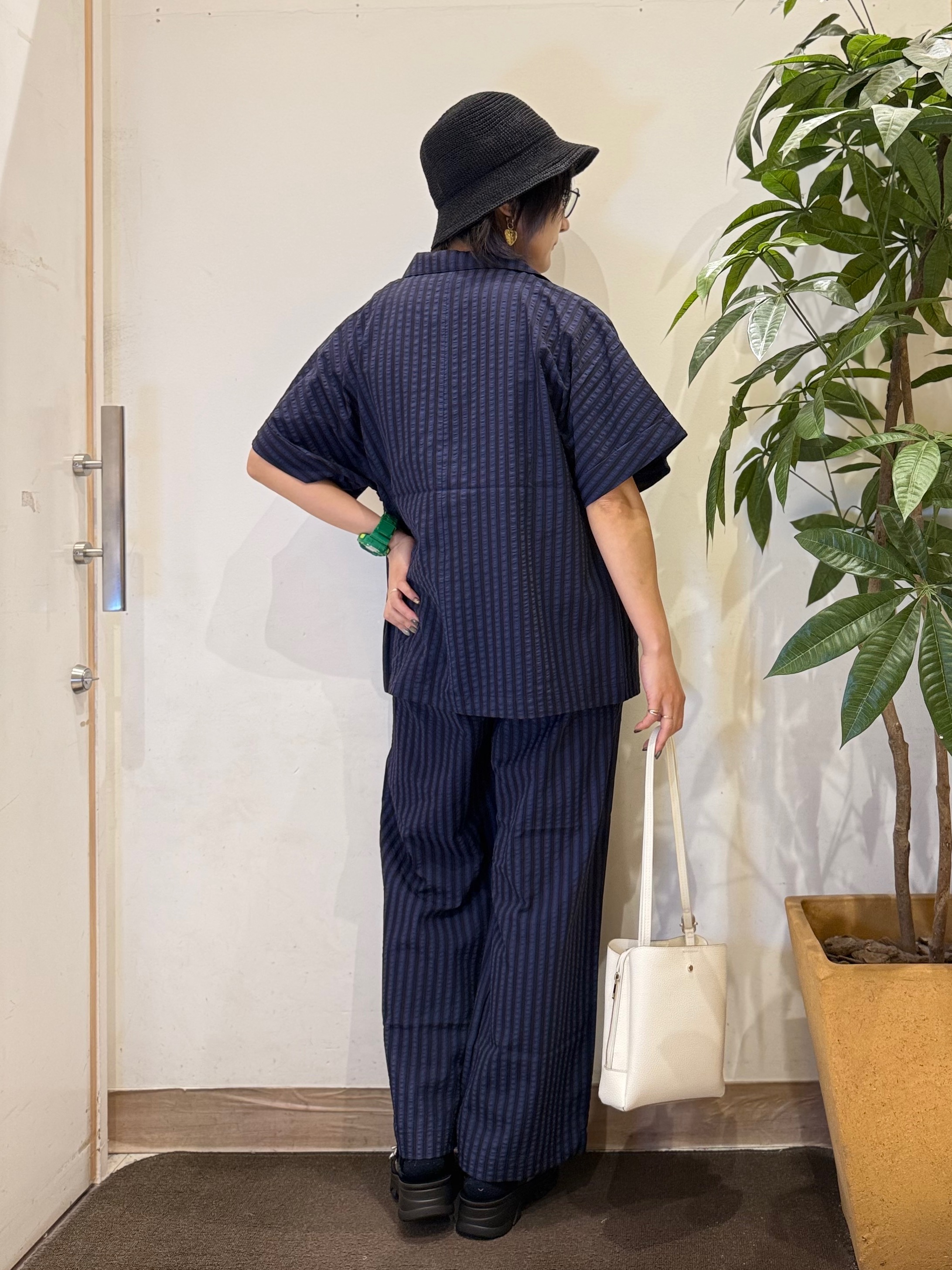 misakiさんの「SHOO･LA･RUE｜【S-LL/吸水速乾/セットアップ可】羽織るだけで主役になる サッカーストライプシャツジャケット」を使ったコーディネート