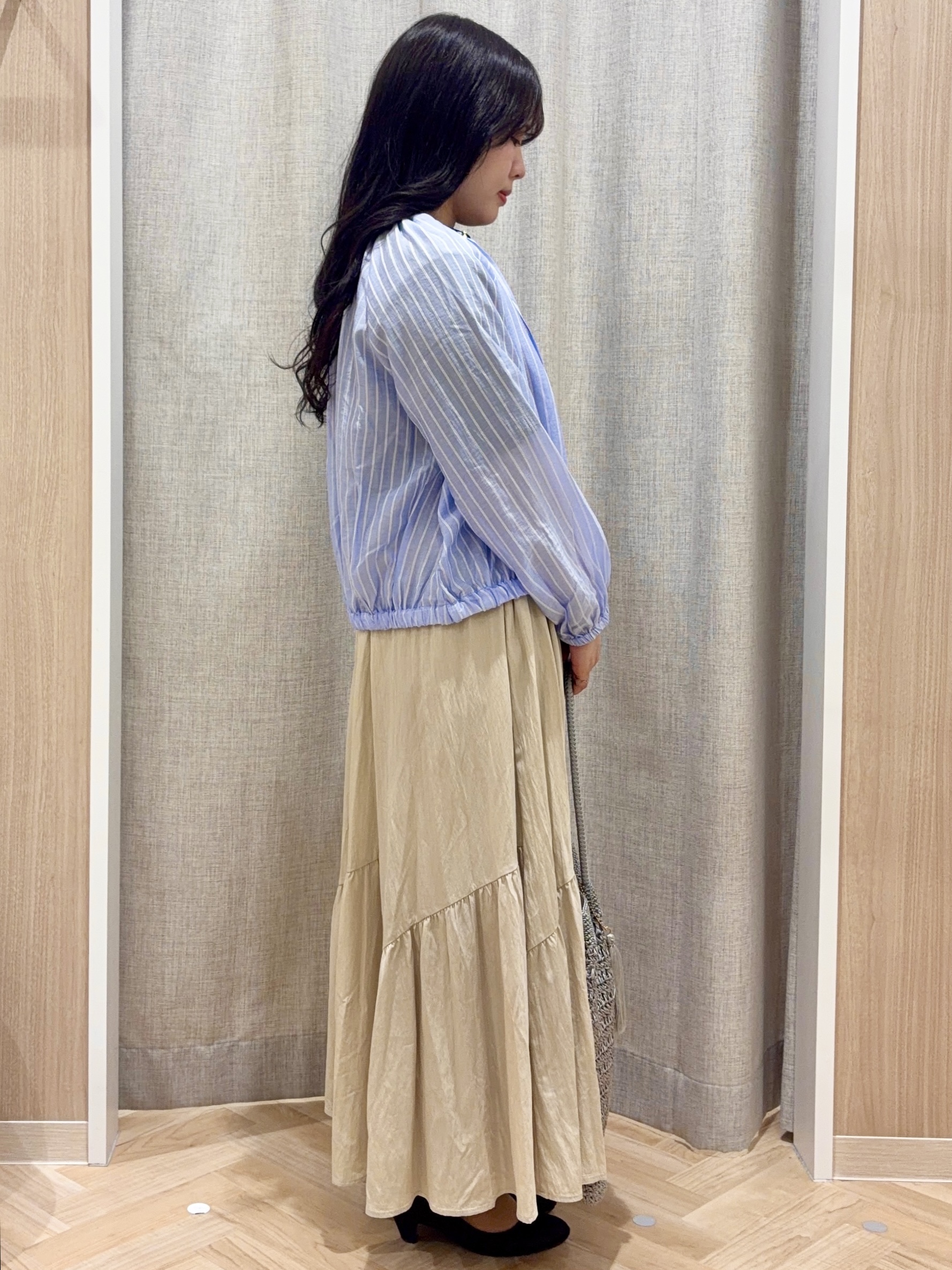 minamiさんの「grove｜気温調整にも◎ブラウス感覚で羽織れるシアーブルゾン」を使ったコーディネート