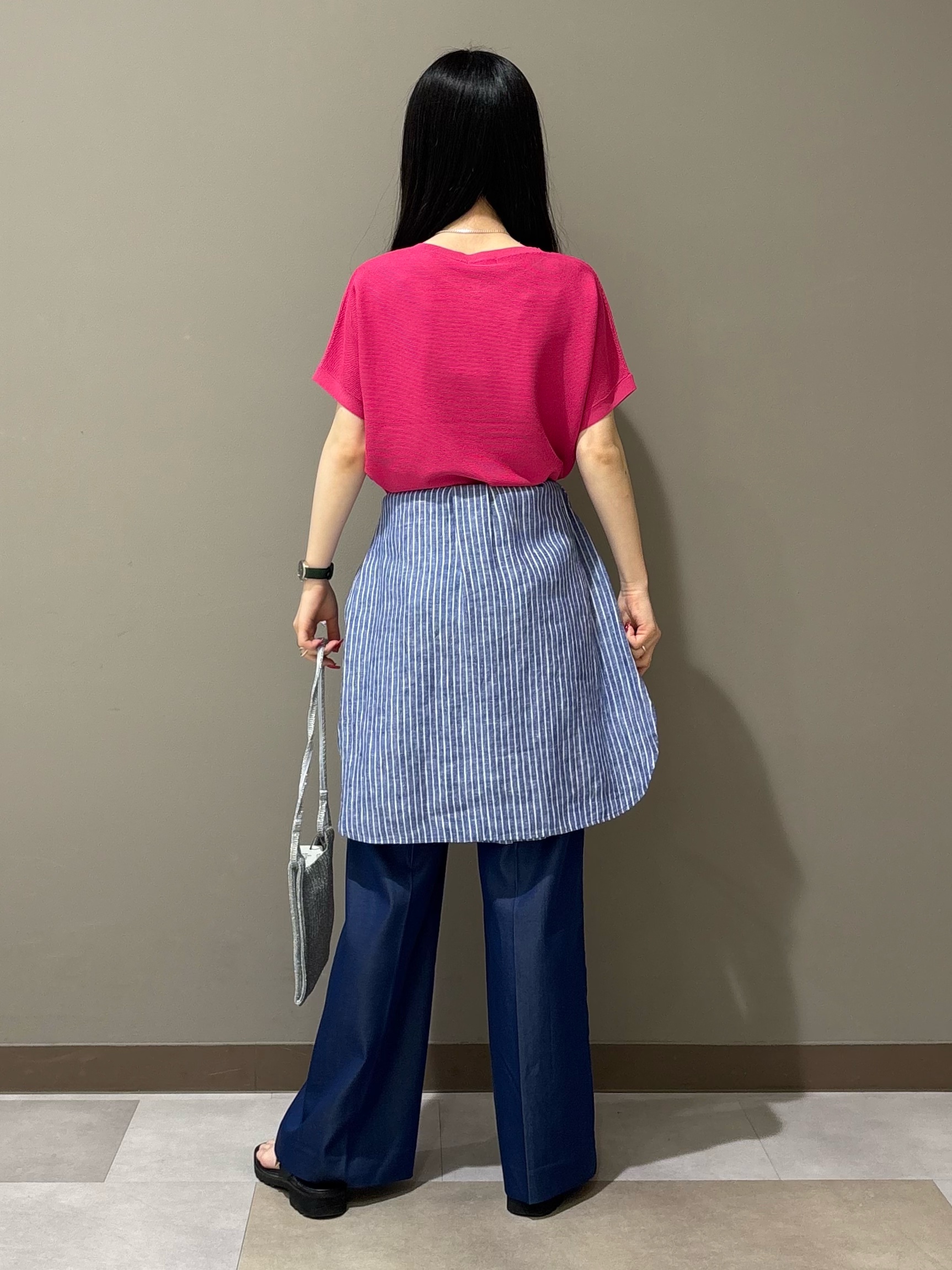KEIKOさんの「INDIVI｜【洗える】ガーター編みVネックニットT」を使ったコーディネート