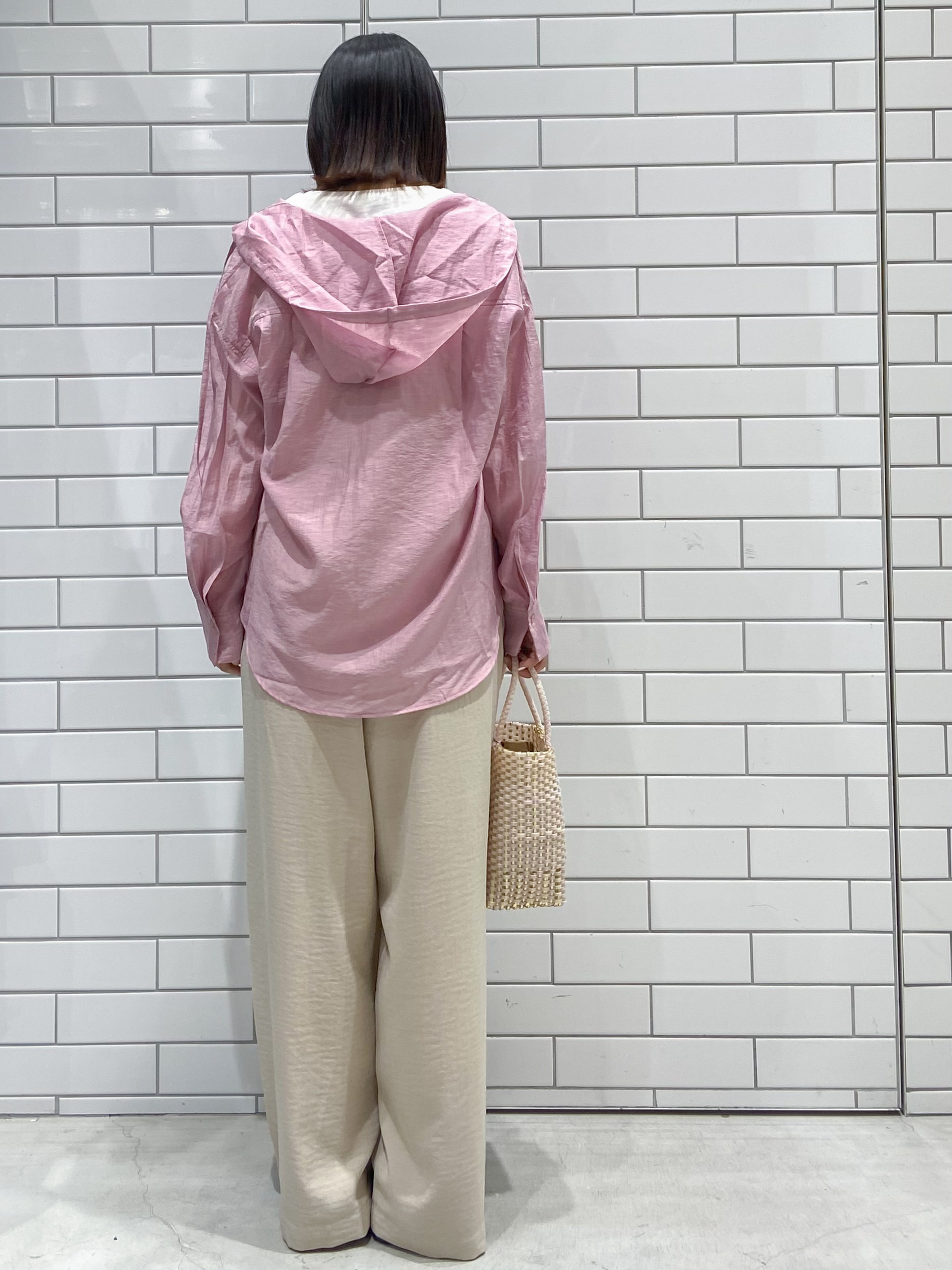 kimiさんの「OPAQUE.CLIP｜【洗濯機OK】フード付きシアーシャツ」を使ったコーディネート