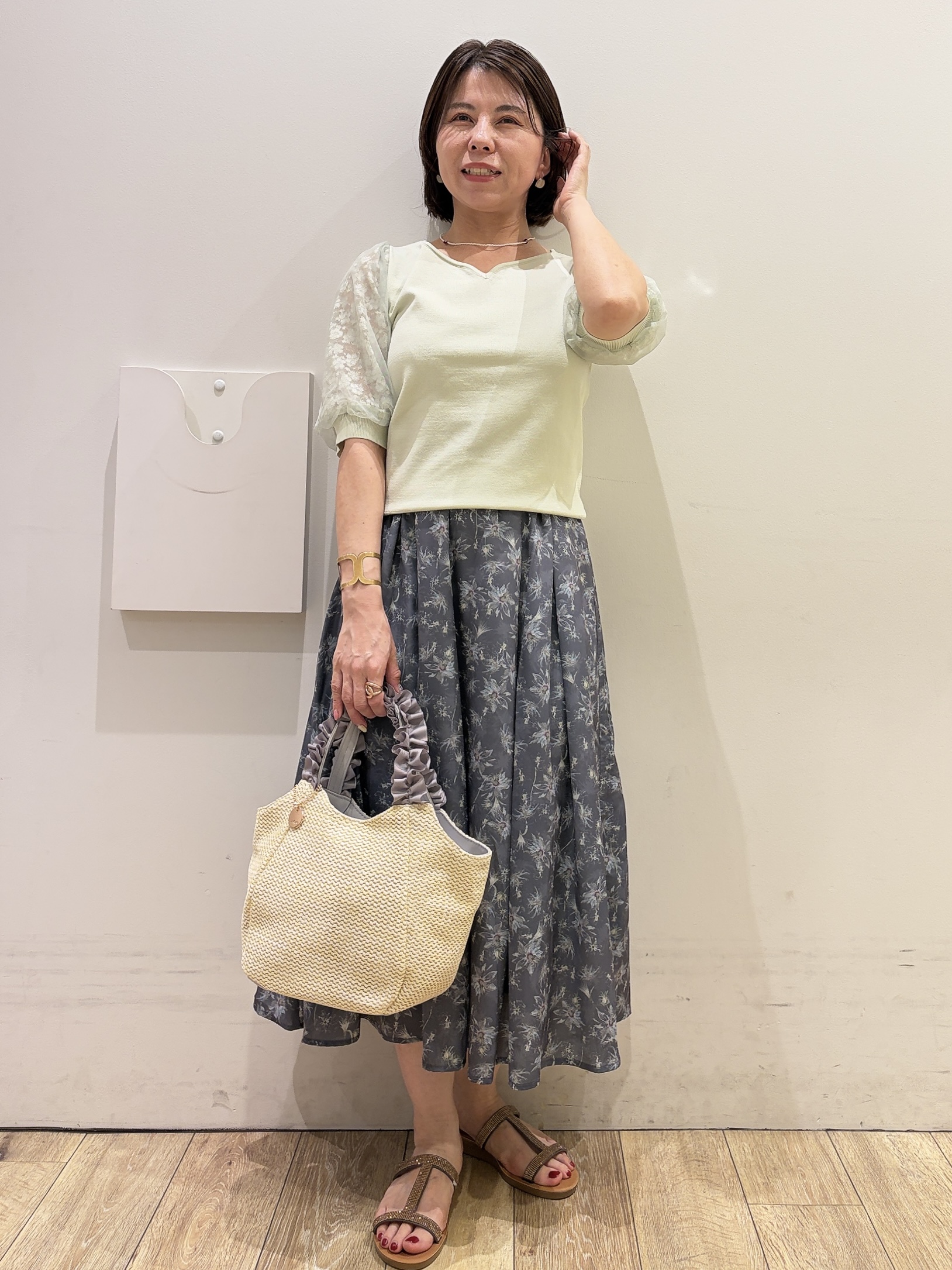 YUKOさんの「index｜【2WAY】フリルハンドルミドルトートバッグ」を使ったコーディネート