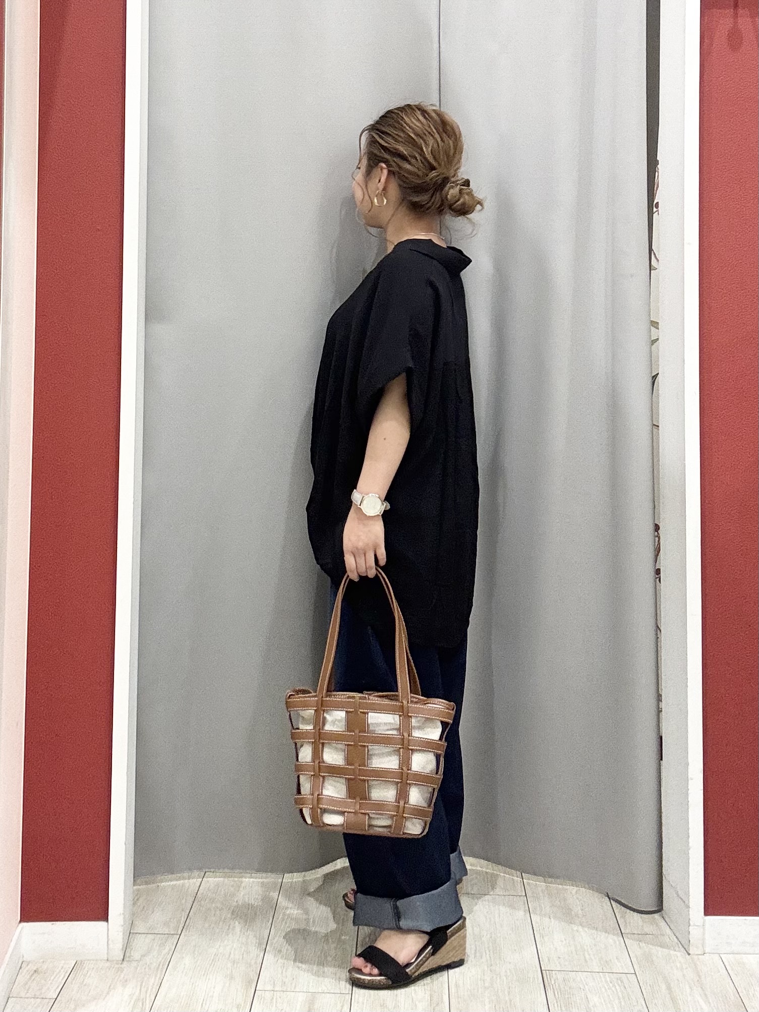 shioさんの「SHOO･LA･RUE｜【S-LL/洗濯機可】インせず着られる 裾タック スキッパーシャツ」を使ったコーディネート