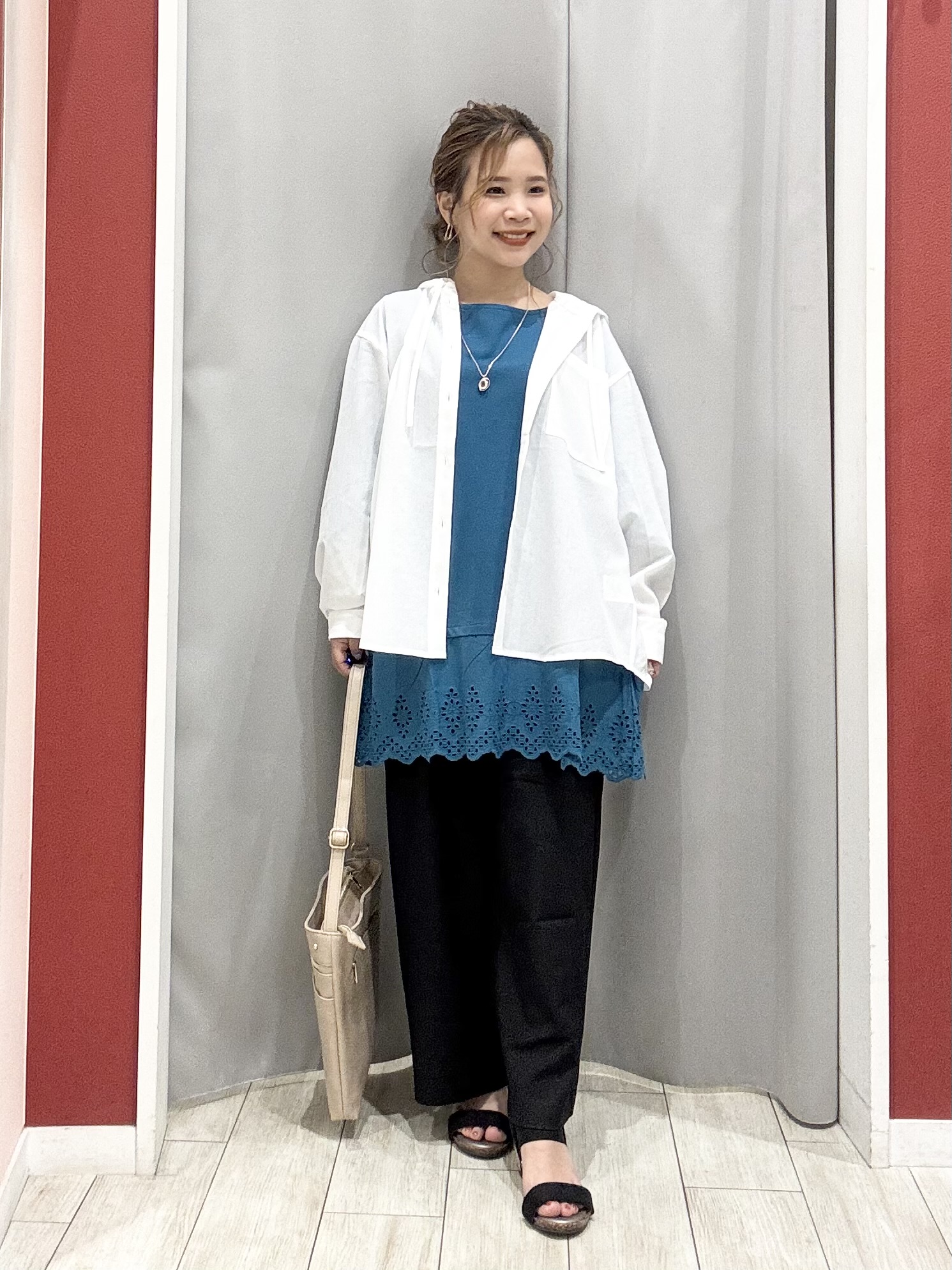 shioさんの「SHOO･LA･RUE｜【通気性〇/洗濯機可/S-LL】UVカット機能付き ライトな着心地シャツパーカ」を使ったコーディネート
