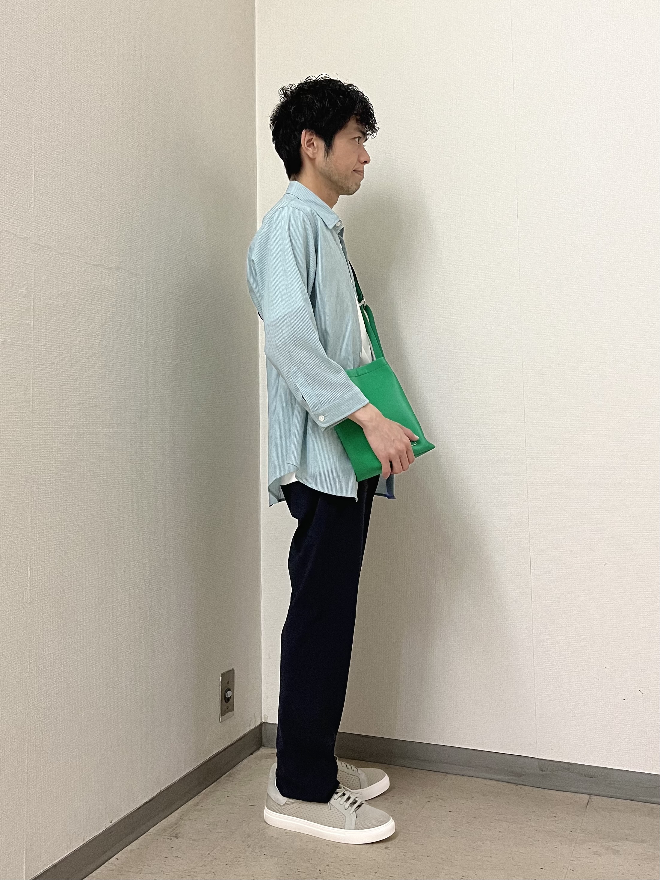 URAさんの「TAKEO KIKUCHI｜【通気性】トリコットサッカー 7分袖シャツ」を使ったコーディネート