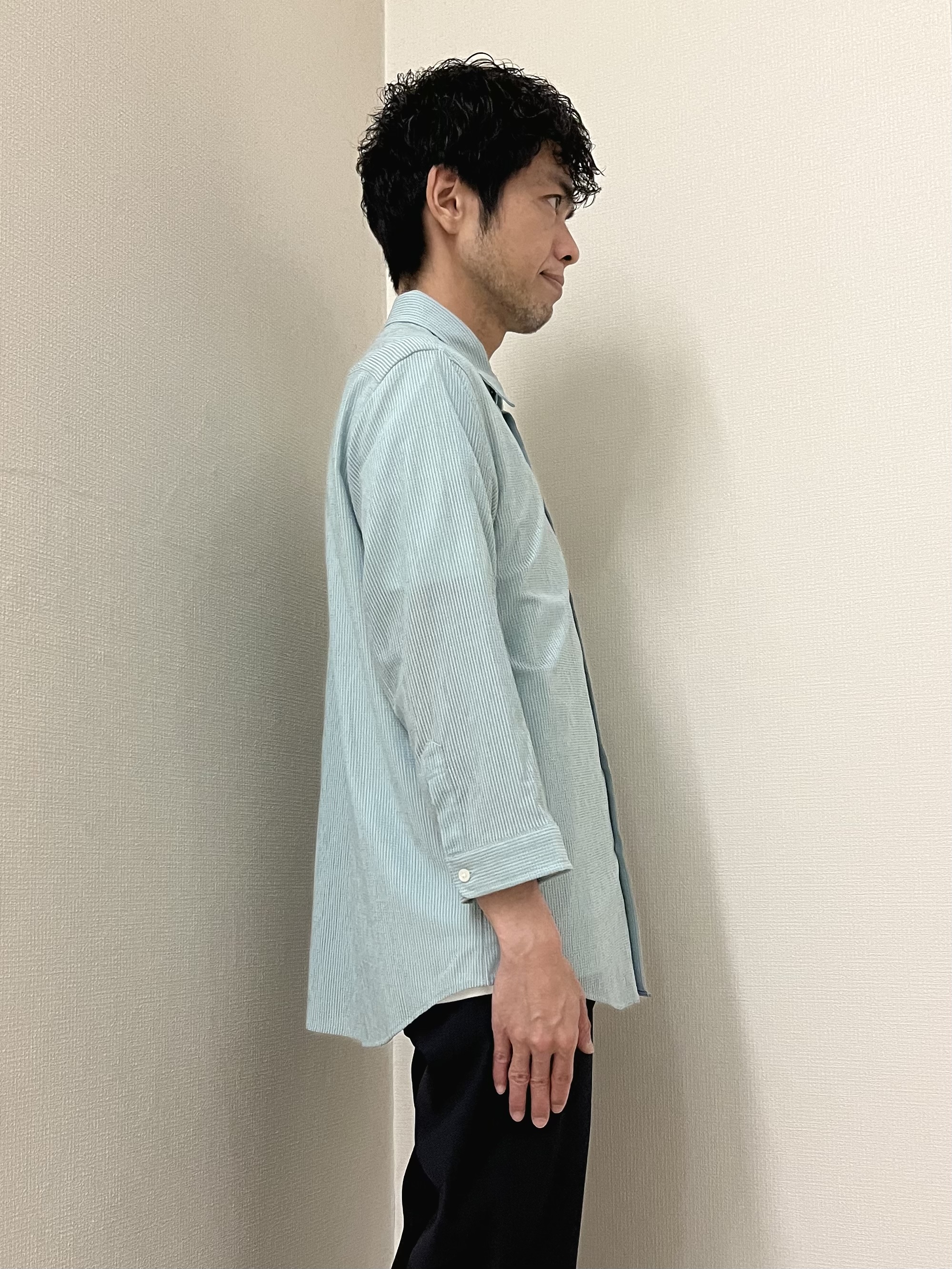 URAさんの「TAKEO KIKUCHI｜【通気性】トリコットサッカー 7分袖シャツ」を使ったコーディネート