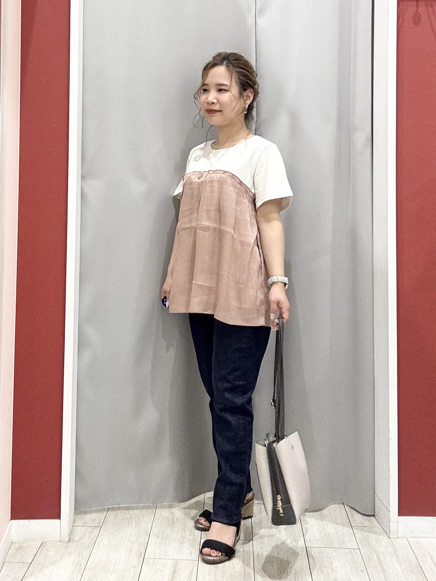shioさんの「SHOO･LA･RUE｜【洗濯機可/S-LL】オンにもオフにも マルチに使えるボタンレスカーディガン」を使ったコーディネート