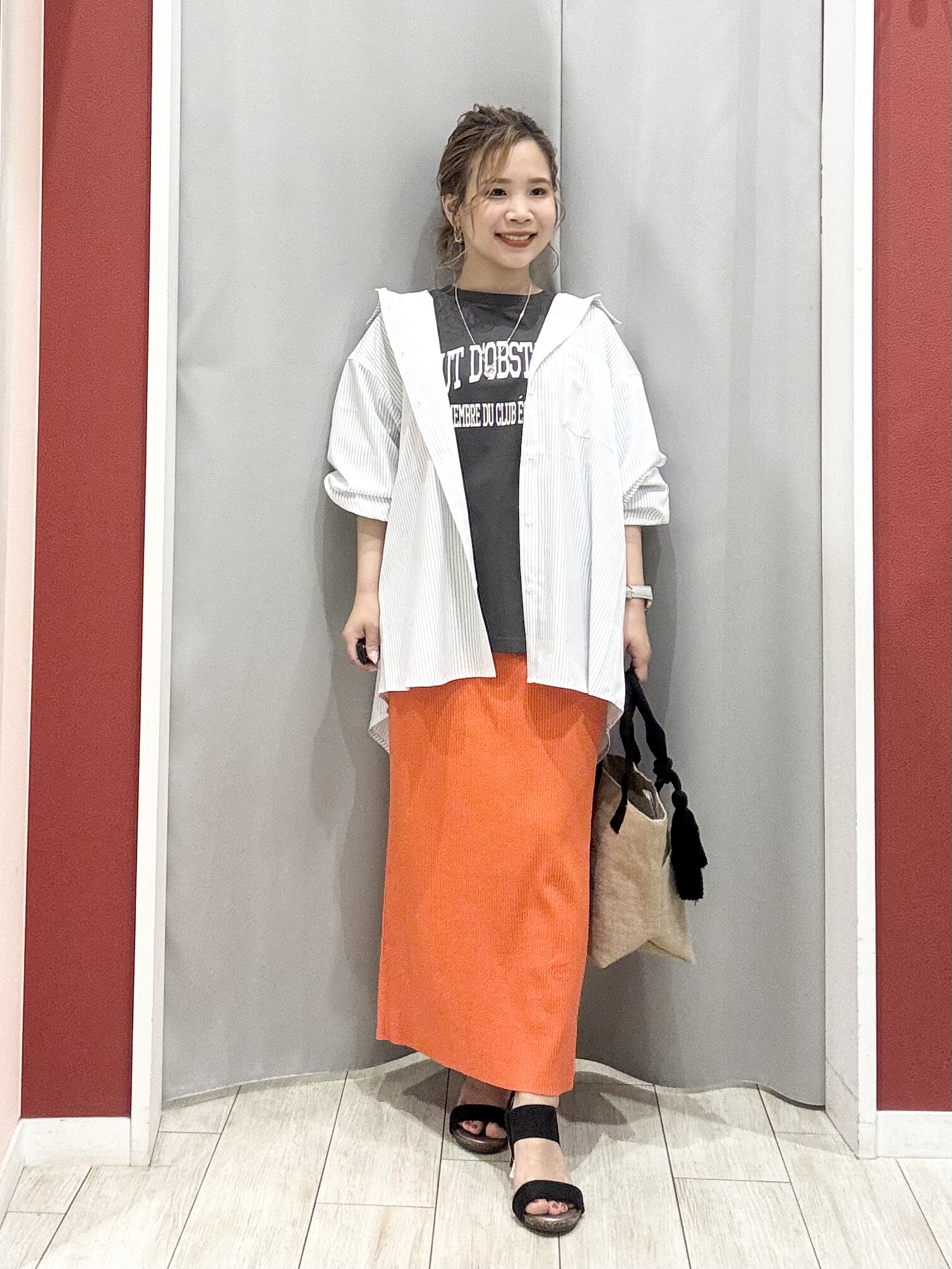 shioさんの「SHOO･LA･RUE｜【UV/吸水速乾/洗濯後しわになりにくい】ラッシュガードにもなる ストライプシャツ」を使ったコーディネート