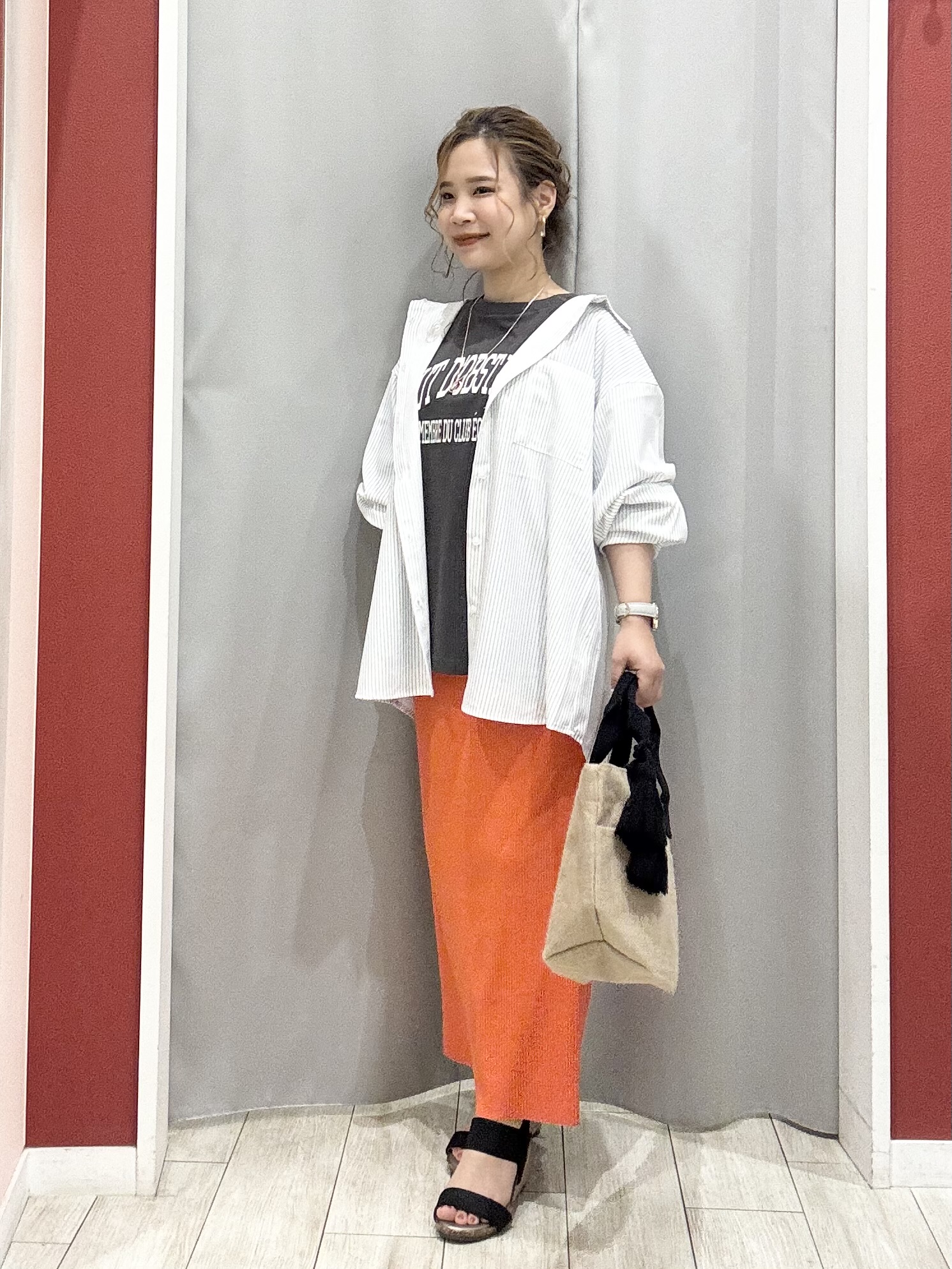 shioさんの「SHOO･LA･RUE｜【UV/吸水速乾/洗濯後しわになりにくい】ラッシュガードにもなる ストライプシャツ」を使ったコーディネート