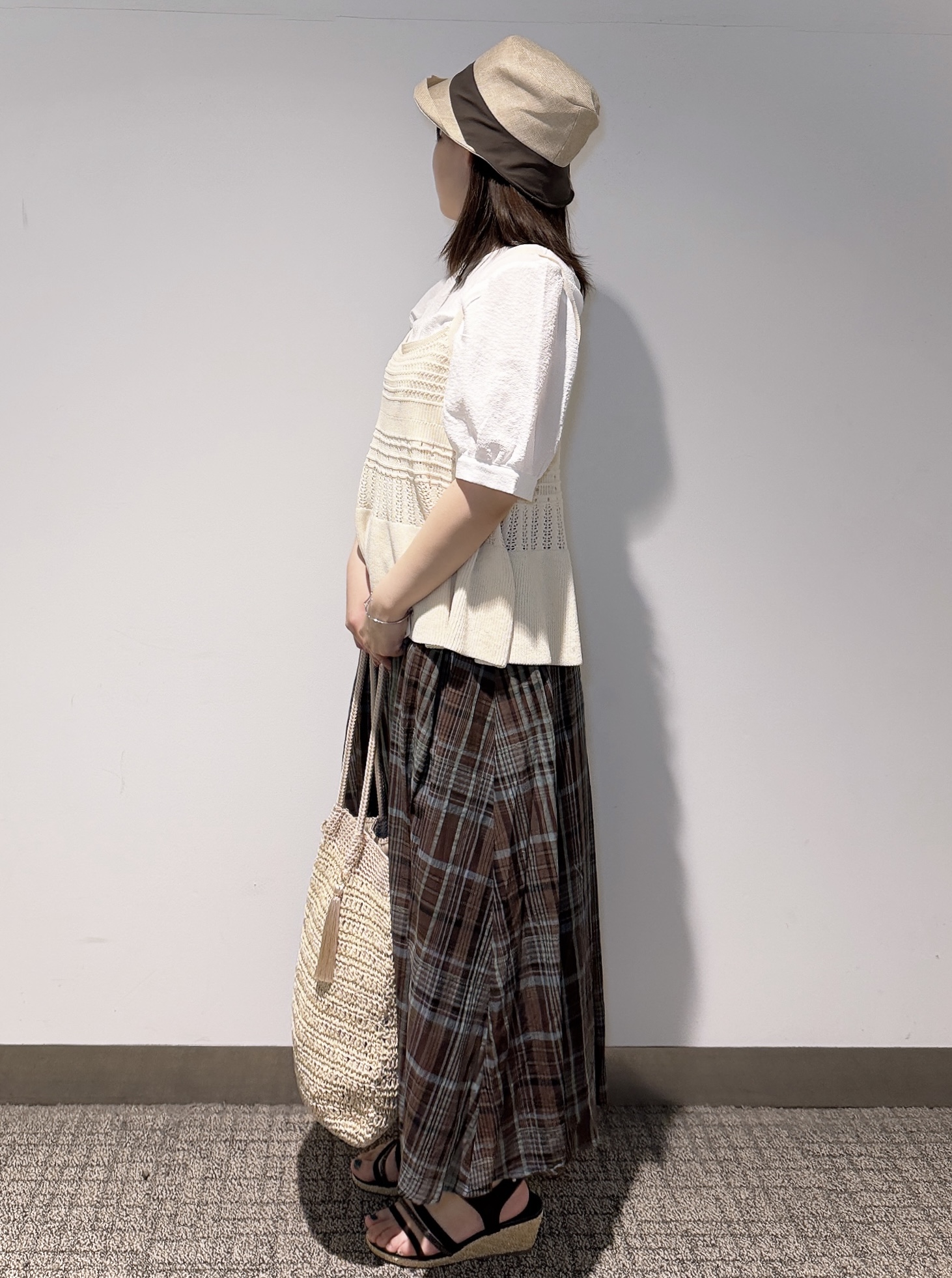 みーさんの「grove｜【2点SET】着るだけで完成、透かし編みニットビスチェ&times;ブラウス」を使ったコーディネート