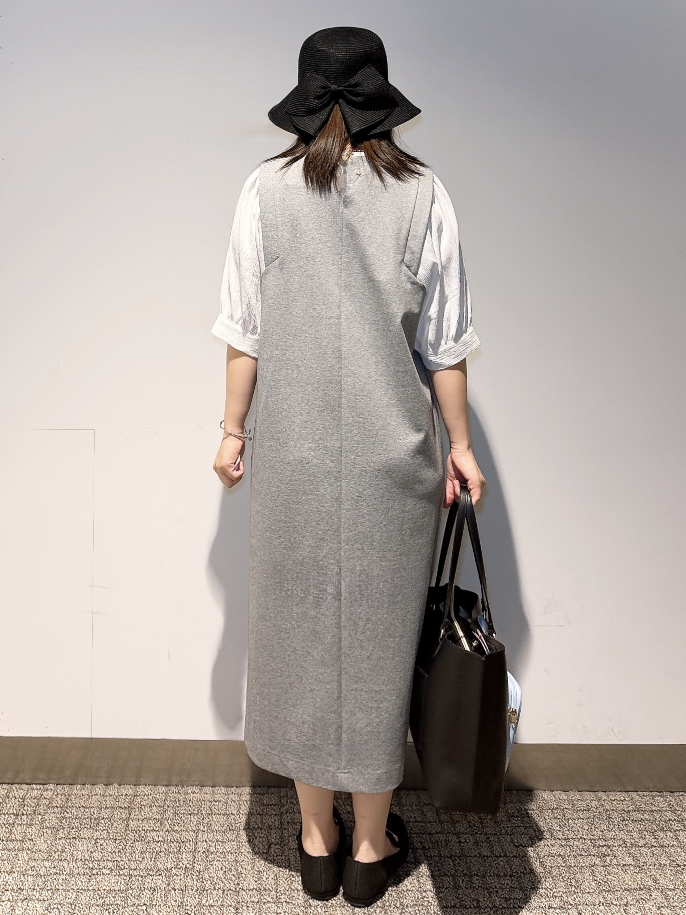 みーさんの「grove｜高評価！【体型カバー/洗える】袖布帛ポンチワンピース」を使ったコーディネート