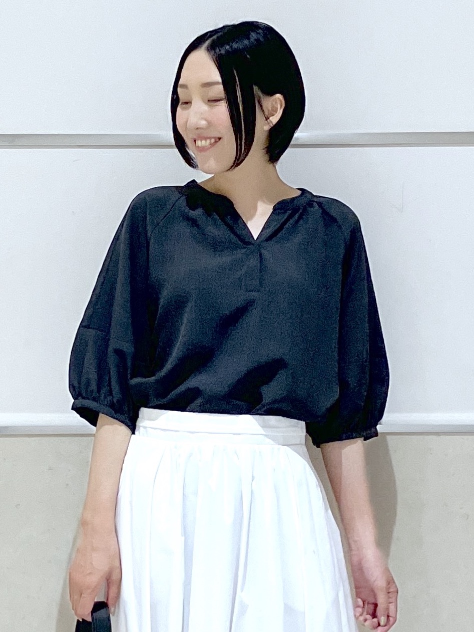 eriko さんの「Dessin｜【洗える】スキッパーライトブラウス」を使ったコーディネート