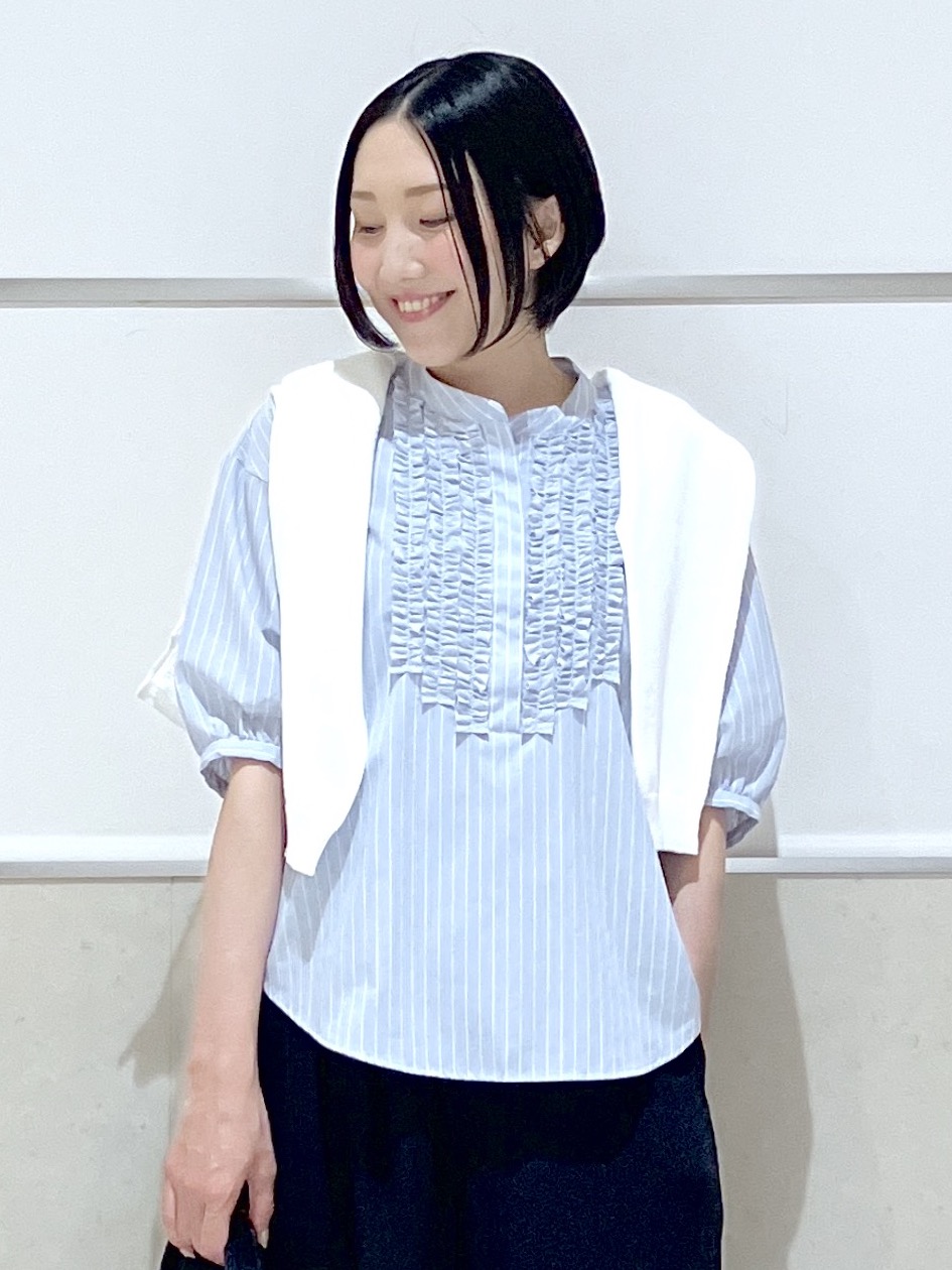 eriko さんの「Dessin｜【着映え/洗える】フロントフリル五分袖ブラウス」を使ったコーディネート