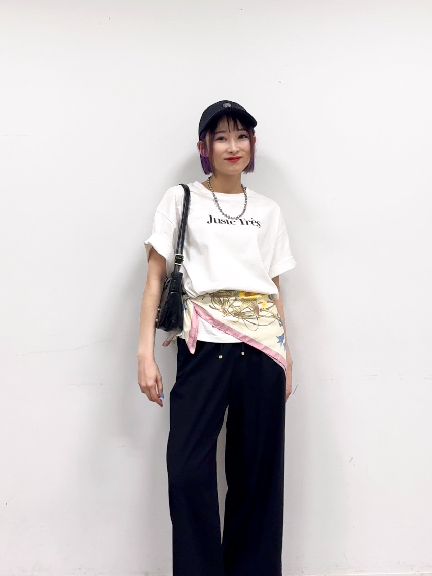 𝐜𝐡𝐢𝐤𝐚さんの「SHOO･LA･RUE｜【綿100％/S-LL/プチプラ】選べる3柄 プリントアソートTシャツ」を使ったコーディネート
