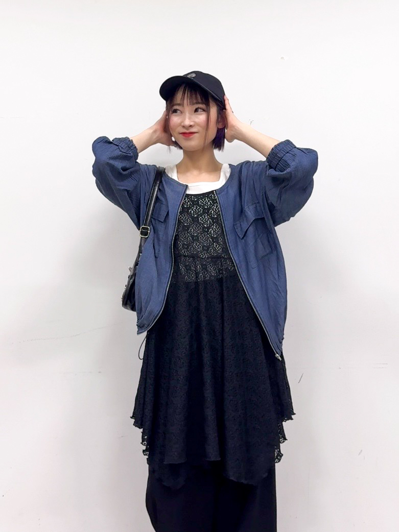 𝐜𝐡𝐢𝐤𝐚さんの「SHOO･LA･RUE｜【前後2WAYネック】レイヤードスタイルにおすすめ レースキャミチュニック」を使ったコーディネート