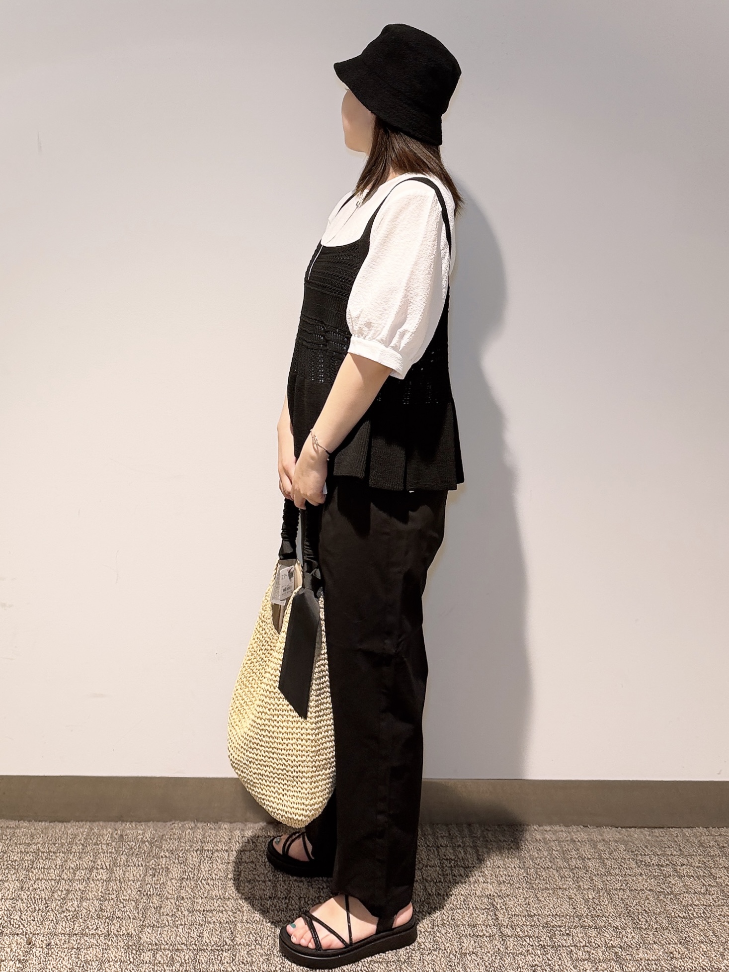 みーさんの「grove｜【2点SET】着るだけで完成、透かし編みニットビスチェ&times;ブラウス」を使ったコーディネート