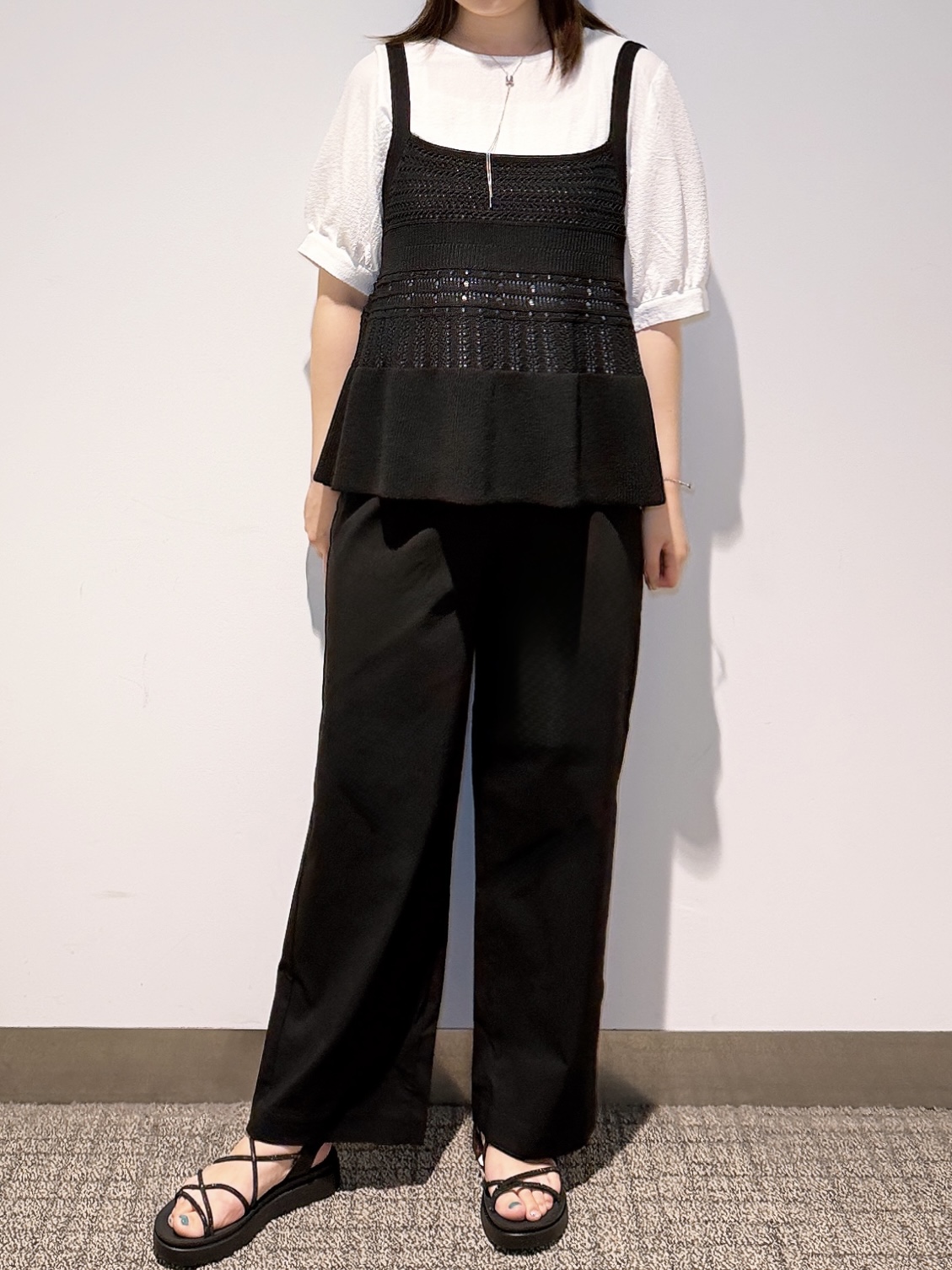 みーさんの「grove｜【2点SET】着るだけで完成、透かし編みニットビスチェ&times;ブラウス」を使ったコーディネート