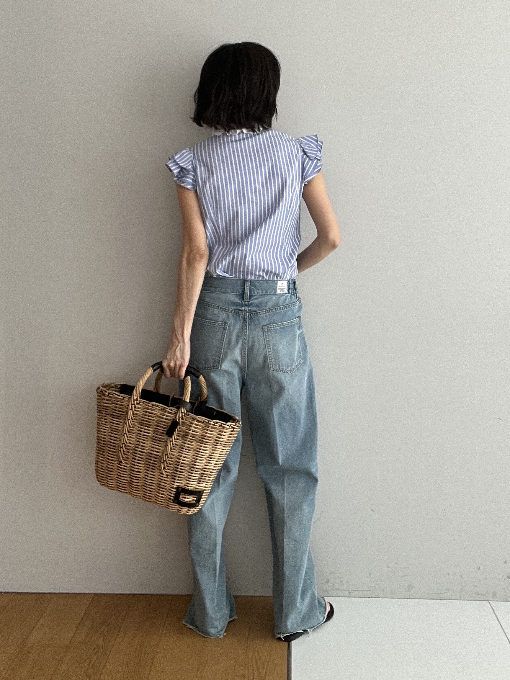 misaさんの「DRESSTERIOR｜センタープレス ワイドストレートデニム」を使ったコーディネート