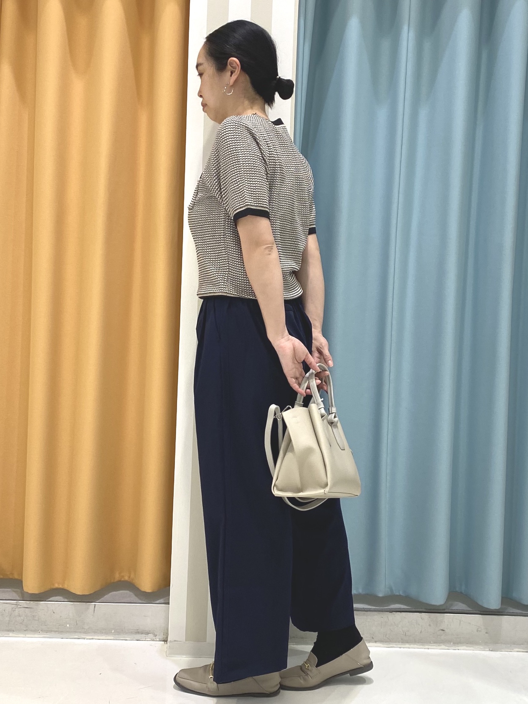 おかさんの「SHOO･LA･RUE｜【洗濯機可/S-LL/体型カバー】オンオフ使える 大人のツータックワイドパンツ」を使ったコーディネート