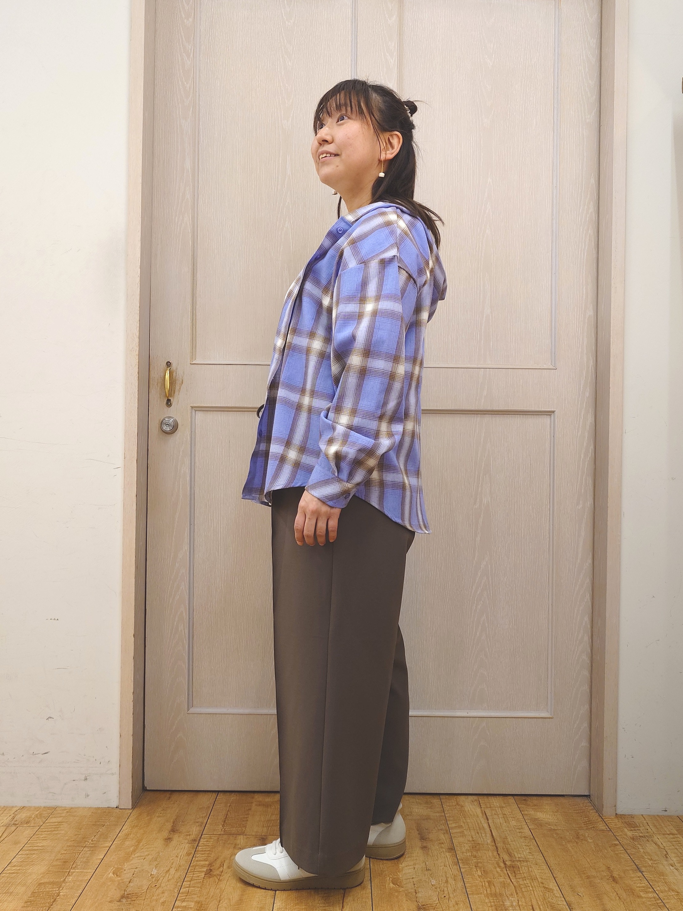 とろろさんの「SHOO･LA･RUE｜【洗濯機可】涼しげで軽やかな チェックシャツパーカ」を使ったコーディネート