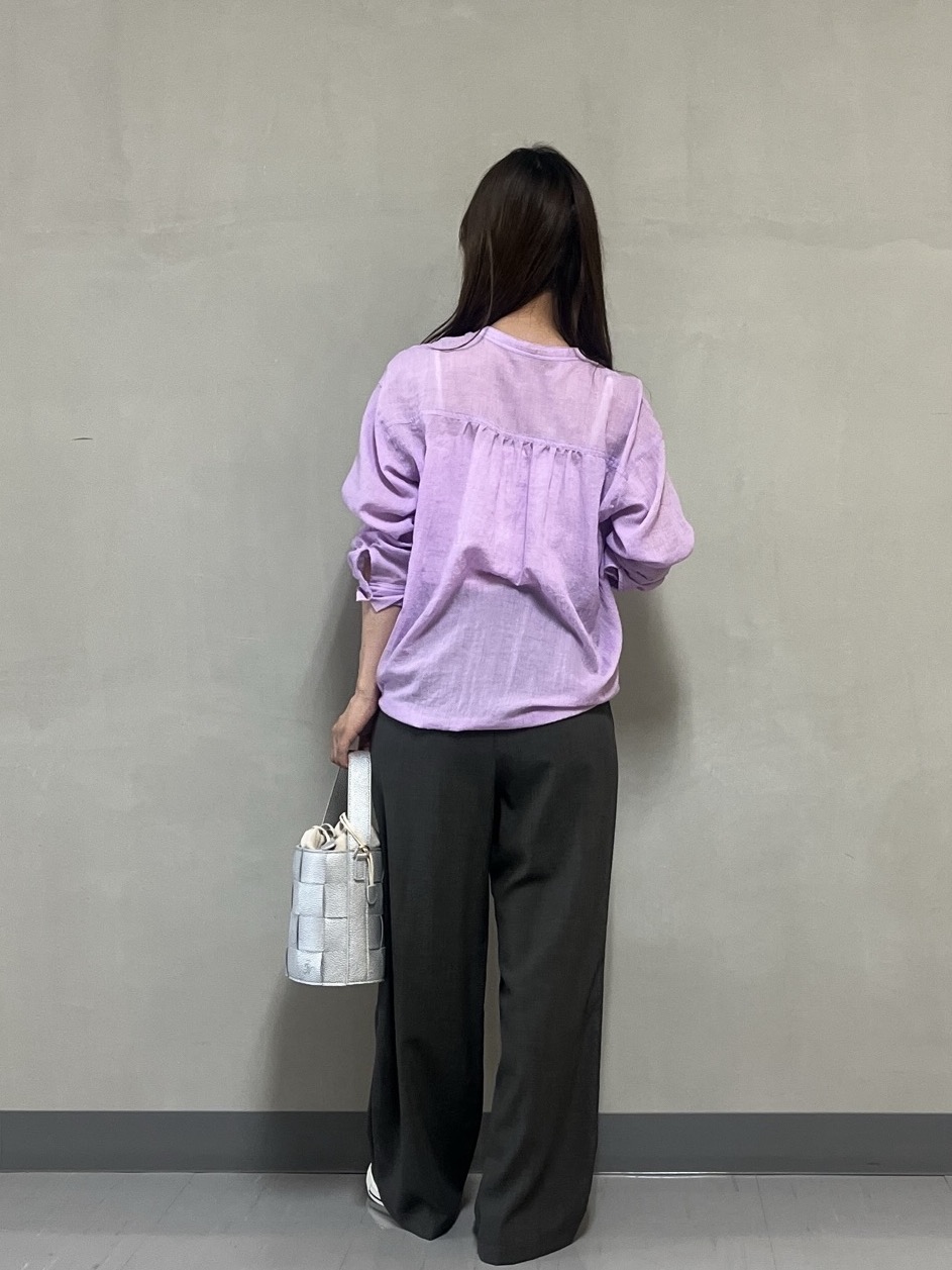 Minaさんの「Dessin｜【洗える】ドロストリングシアーシャツ」を使ったコーディネート