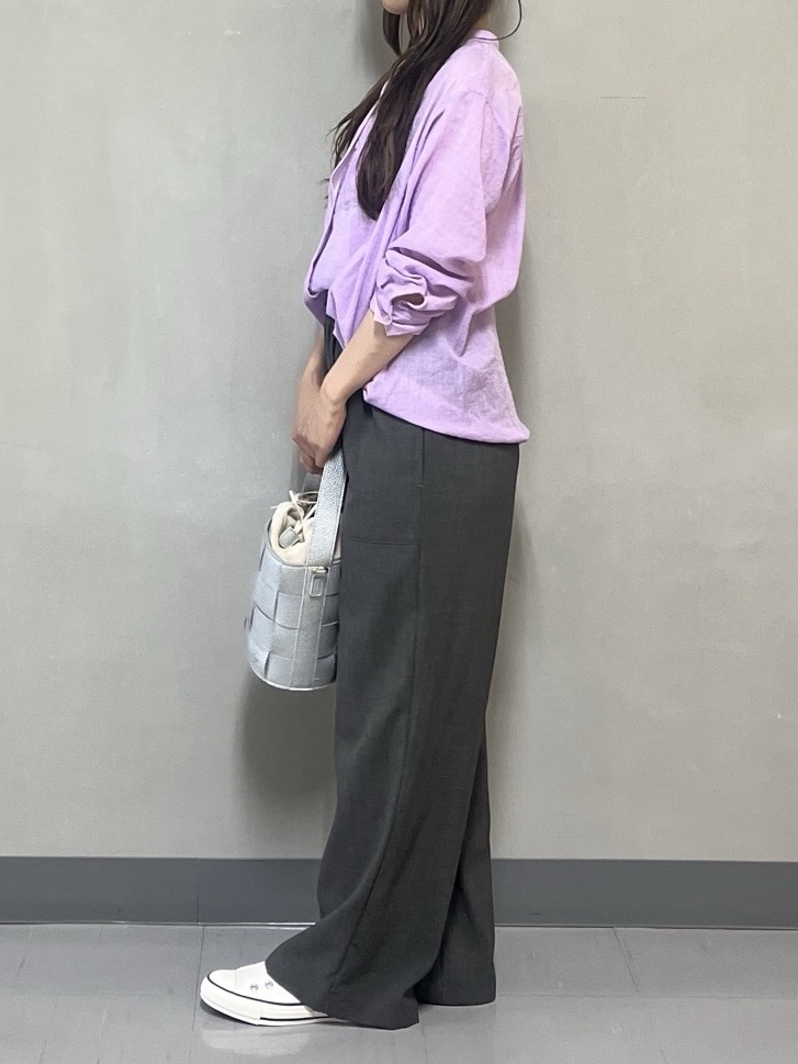 Minaさんの「Dessin｜【洗える】ドロストリングシアーシャツ」を使ったコーディネート