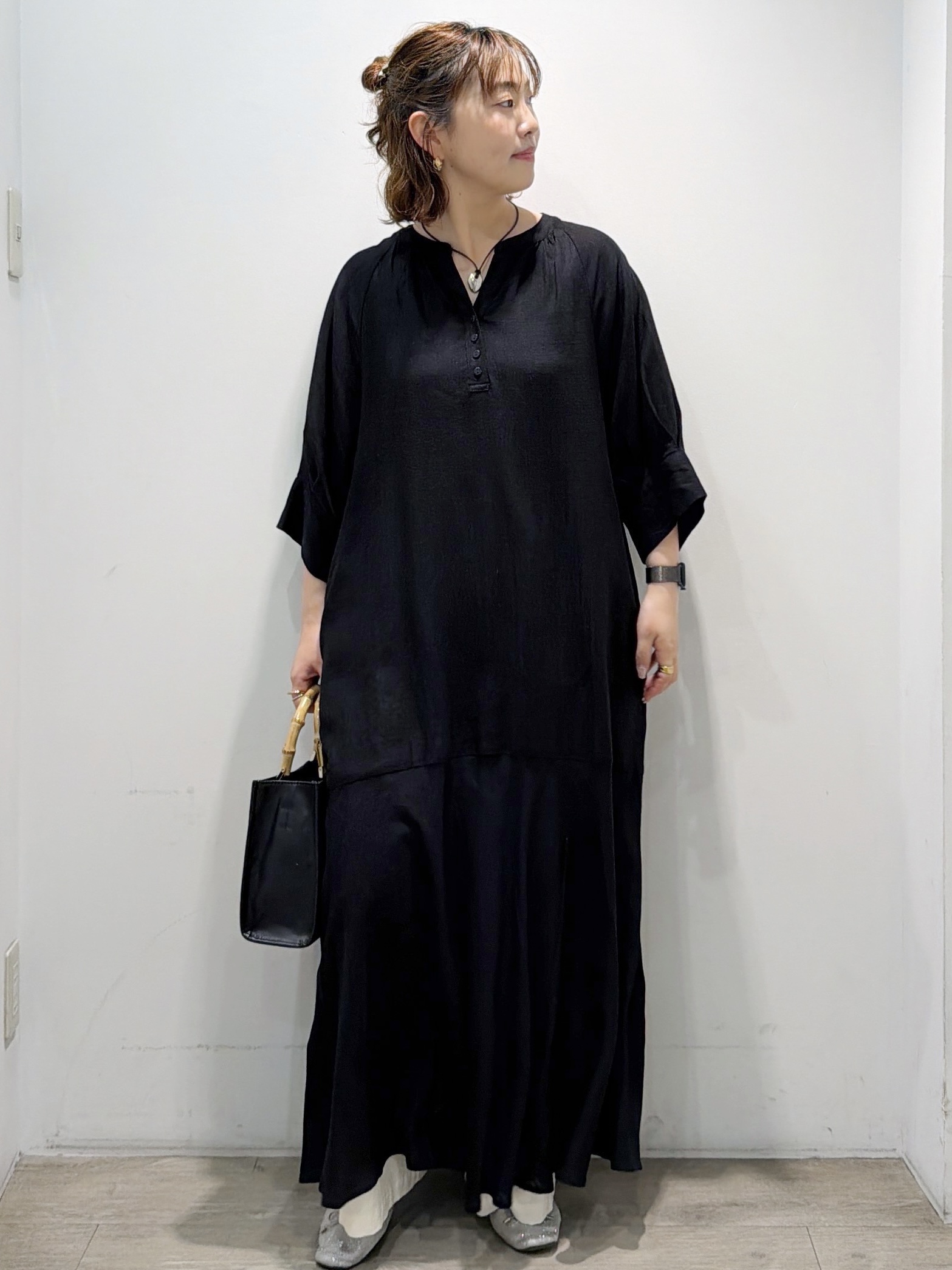 sumicaさんの「OPAQUE.CLIP｜キーネックロングワンピース【洗える】」を使ったコーディネート