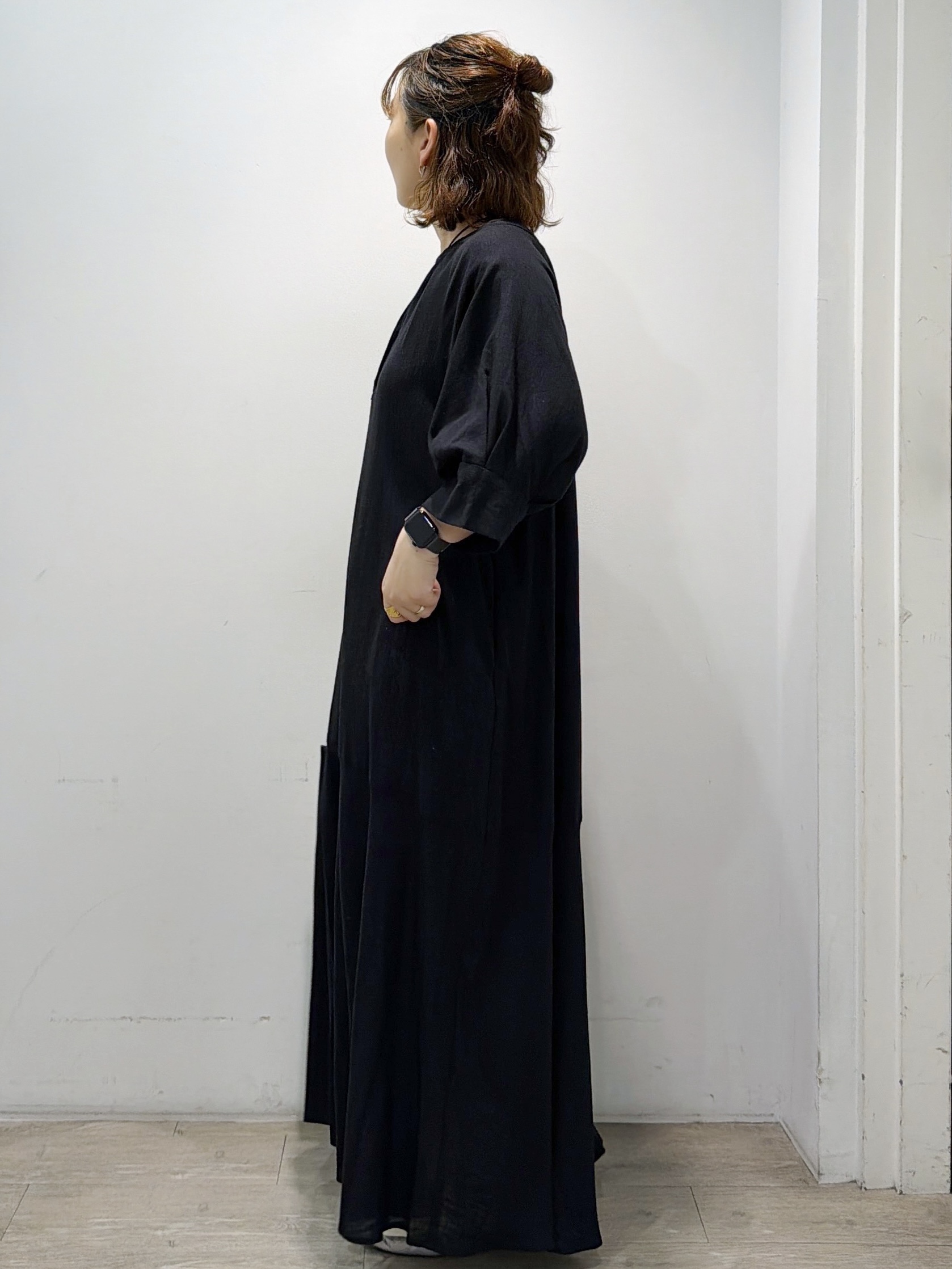 sumicaさんの「OPAQUE.CLIP｜キーネックロングワンピース【洗える】」を使ったコーディネート