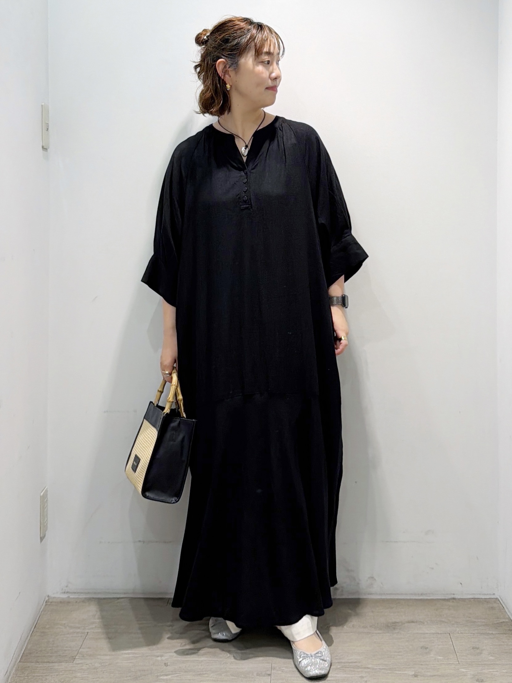 sumicaさんの「OPAQUE.CLIP｜キーネックロングワンピース【洗える】」を使ったコーディネート