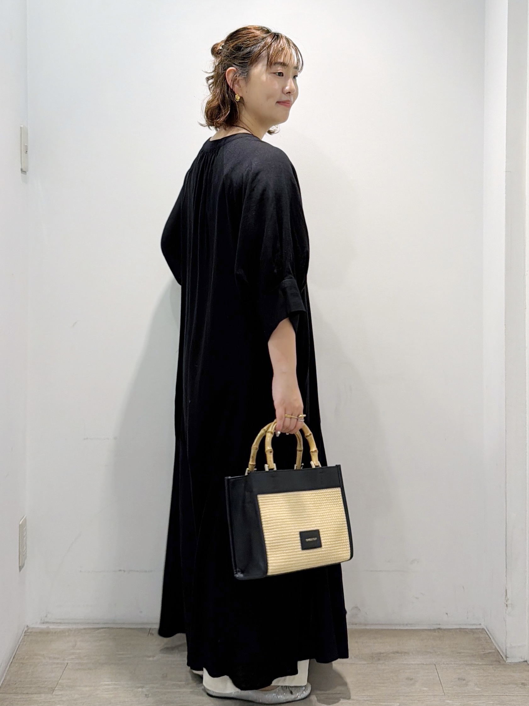 sumicaさんの「OPAQUE.CLIP｜キーネックロングワンピース【洗える】」を使ったコーディネート