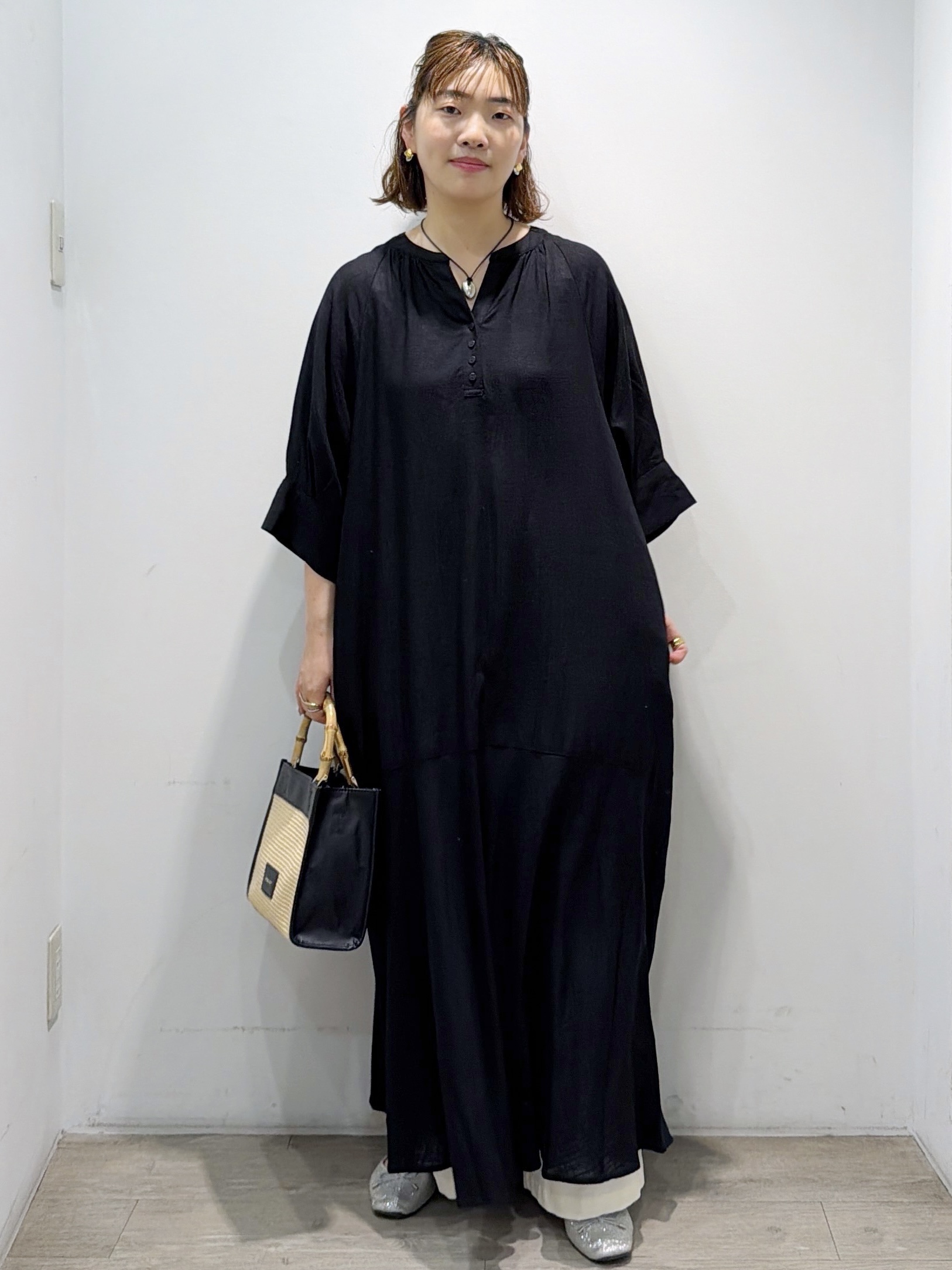 sumicaさんの「OPAQUE.CLIP｜キーネックロングワンピース【洗える】」を使ったコーディネート