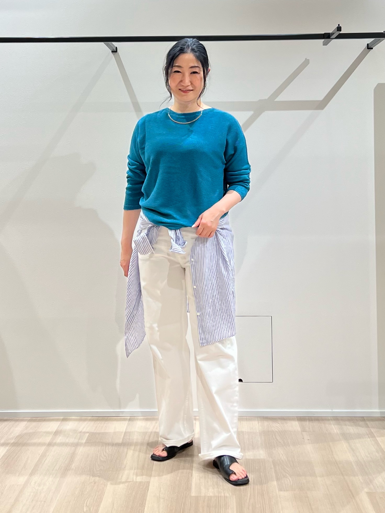 TOMOMIさんの「UNTITLED｜【古畑星夏さん着用/8色展開/程よい透け感】ドライタッチボートネックニット」を使ったコーディネート