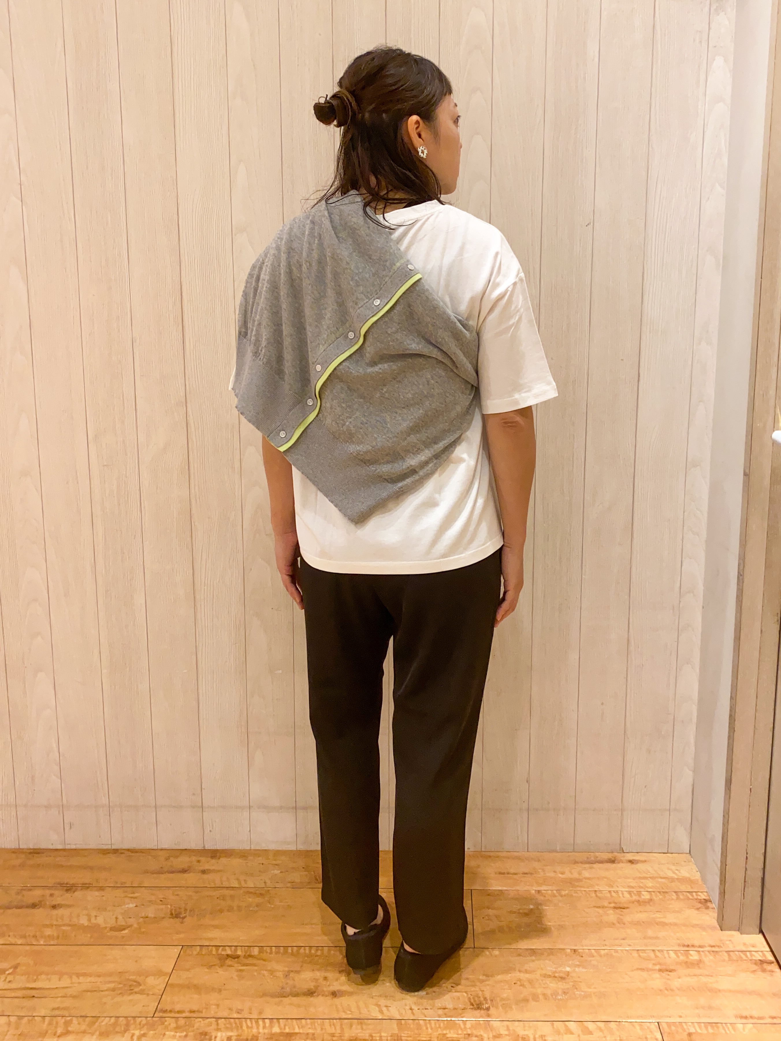 makiさんの「SHOO･LA･RUE｜【綿100％/S-LL/プチプラ】選べる3柄 プリントアソートTシャツ」を使ったコーディネート