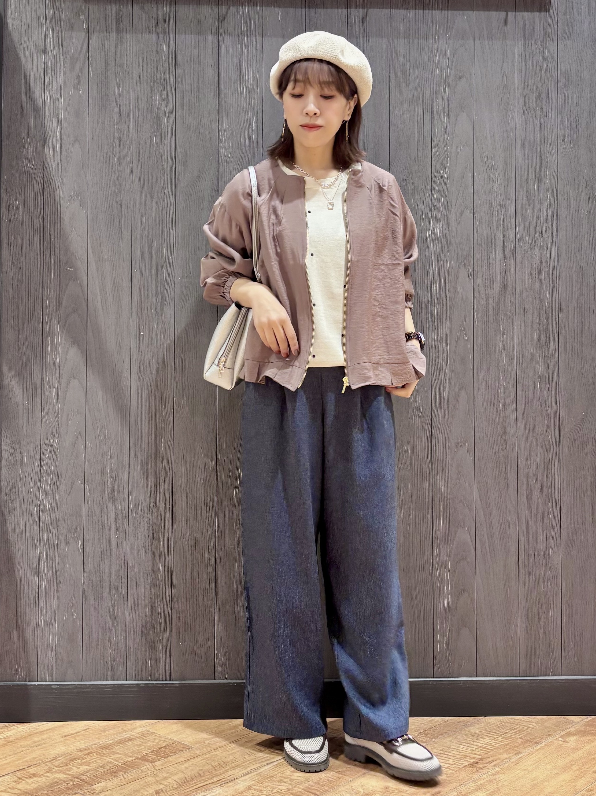 meiさんの「SHOO･LA･RUE｜【S-LL/二の腕カバー】品よく隠せる ドット刺繍5分袖ニット」を使ったコーディネート