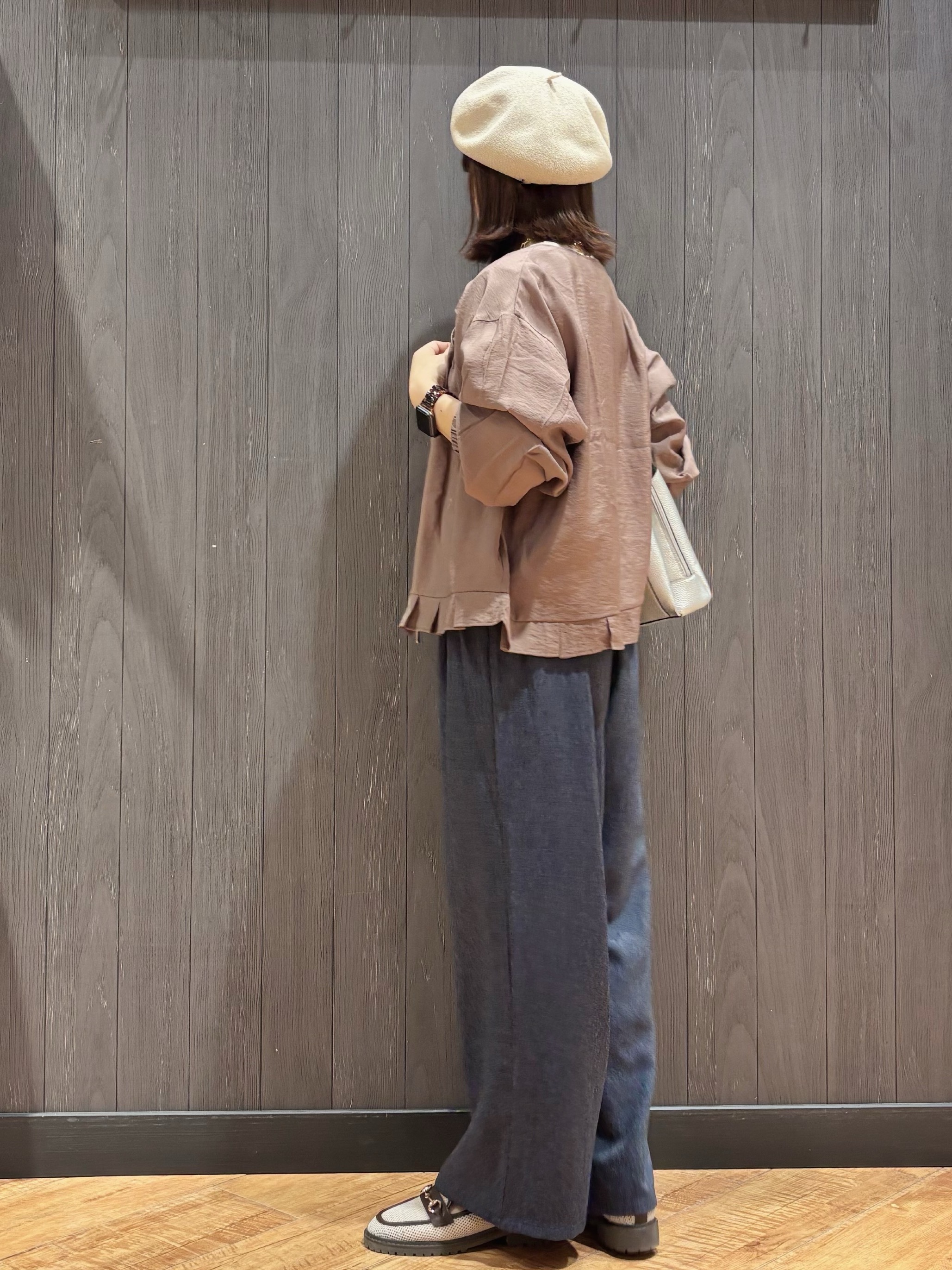 meiさんの「SHOO･LA･RUE｜【S-LL/二の腕カバー】品よく隠せる ドット刺繍5分袖ニット」を使ったコーディネート