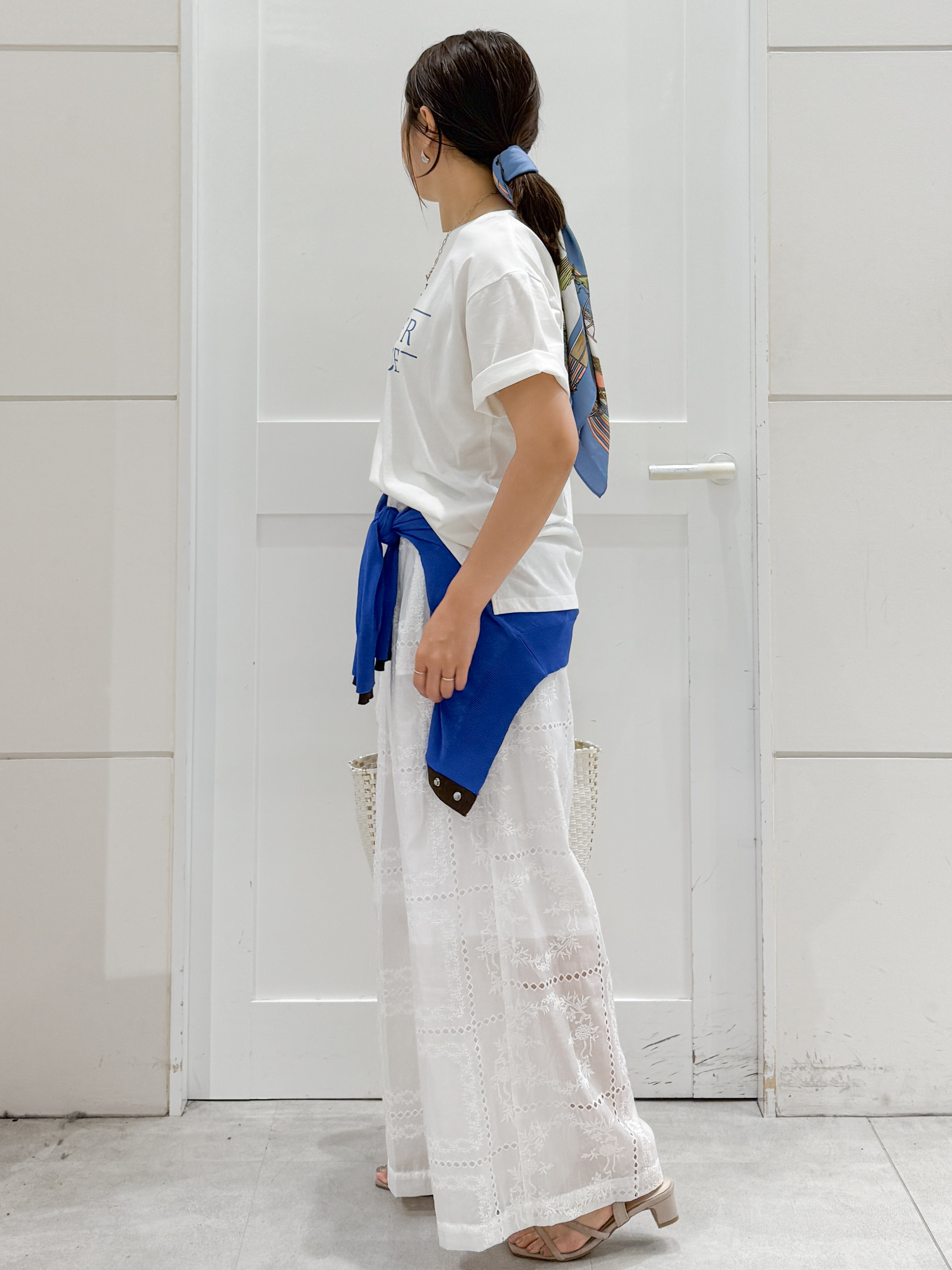 yuka.aさんの「OPAQUE.CLIP｜ロゴプリントアソートTシャツ【洗濯機OK】」を使ったコーディネート