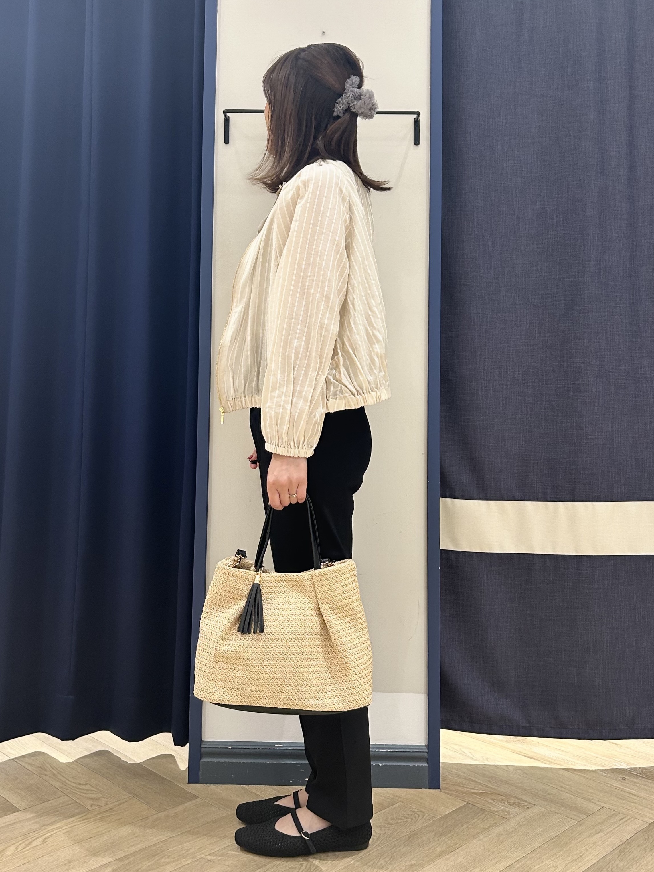 Orikaさんの「grove｜気温調整にも◎ブラウス感覚で羽織れるシアーブルゾン」を使ったコーディネート