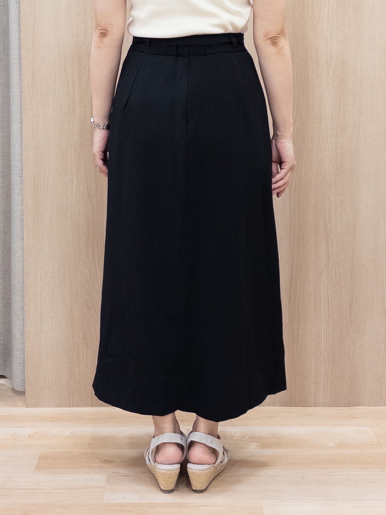 シュウコさんの「grove｜気温調整にも◎ブラウス感覚で羽織れるシアーブルゾン」を使ったコーディネート