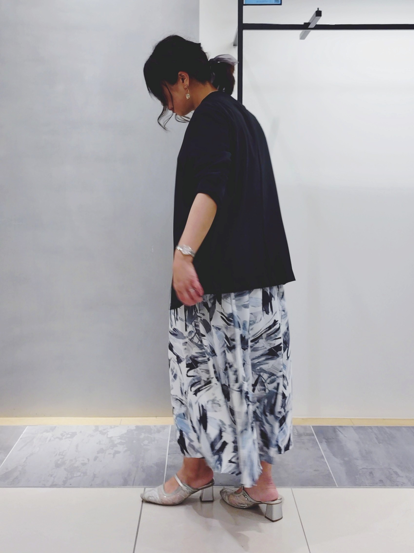 TOMOMIさんの「INDIVI｜【接触冷感／透湿／着る日傘】ノーカラージャケット」を使ったコーディネート