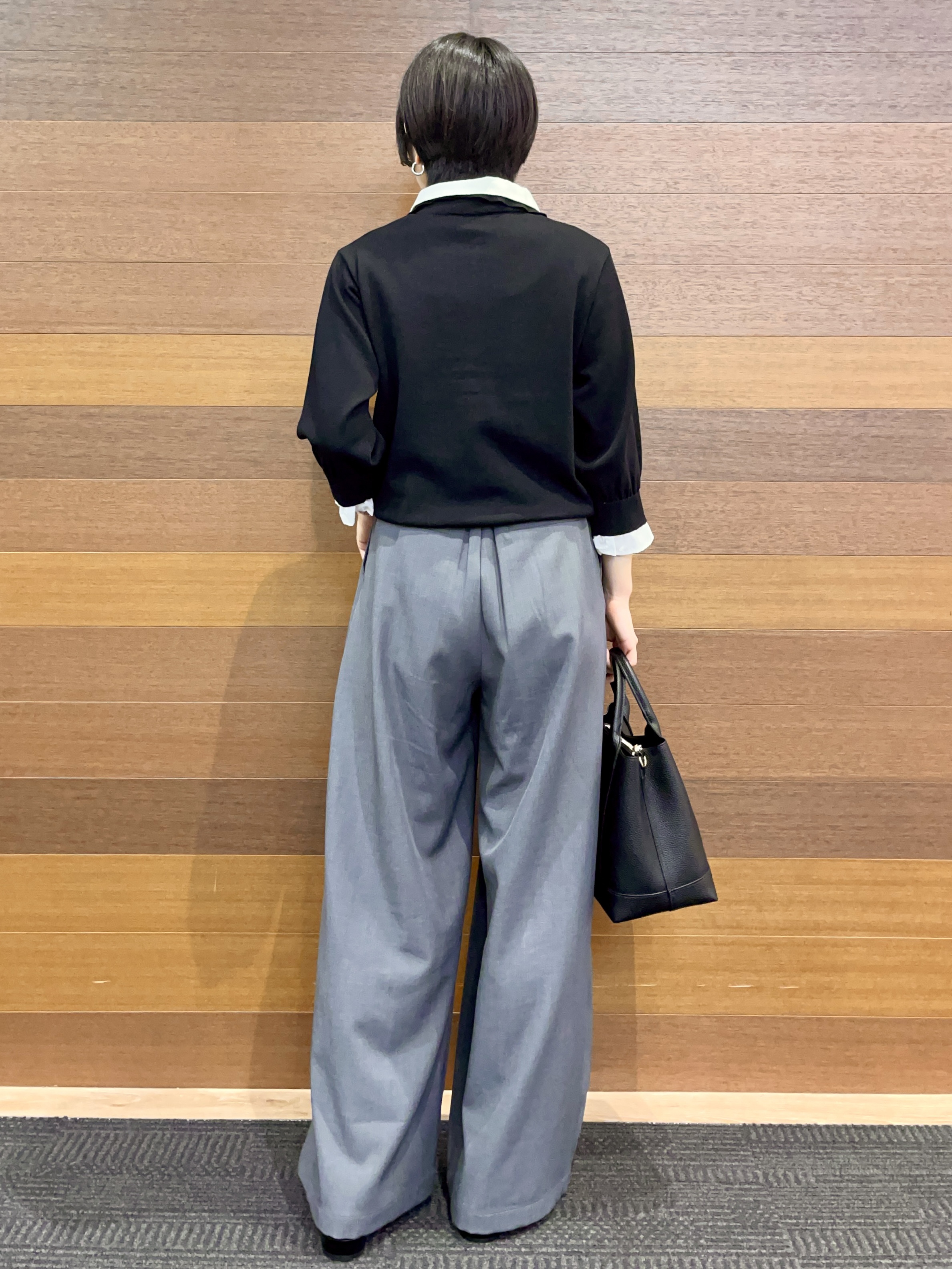 umiさんの「OPAQUE.CLIP｜シャツレイヤード風ポロニット【洗濯機OK】」を使ったコーディネート