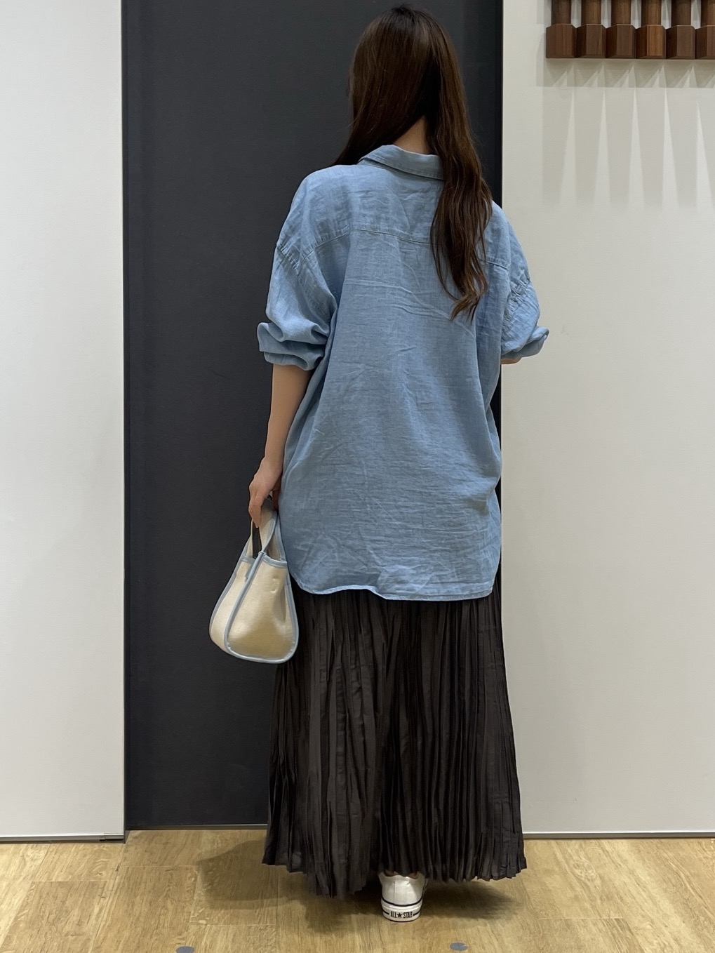 Minaさんの「Dessin｜【セットアップ可/洗える】2オンスシアーデニムシャツ」を使ったコーディネート